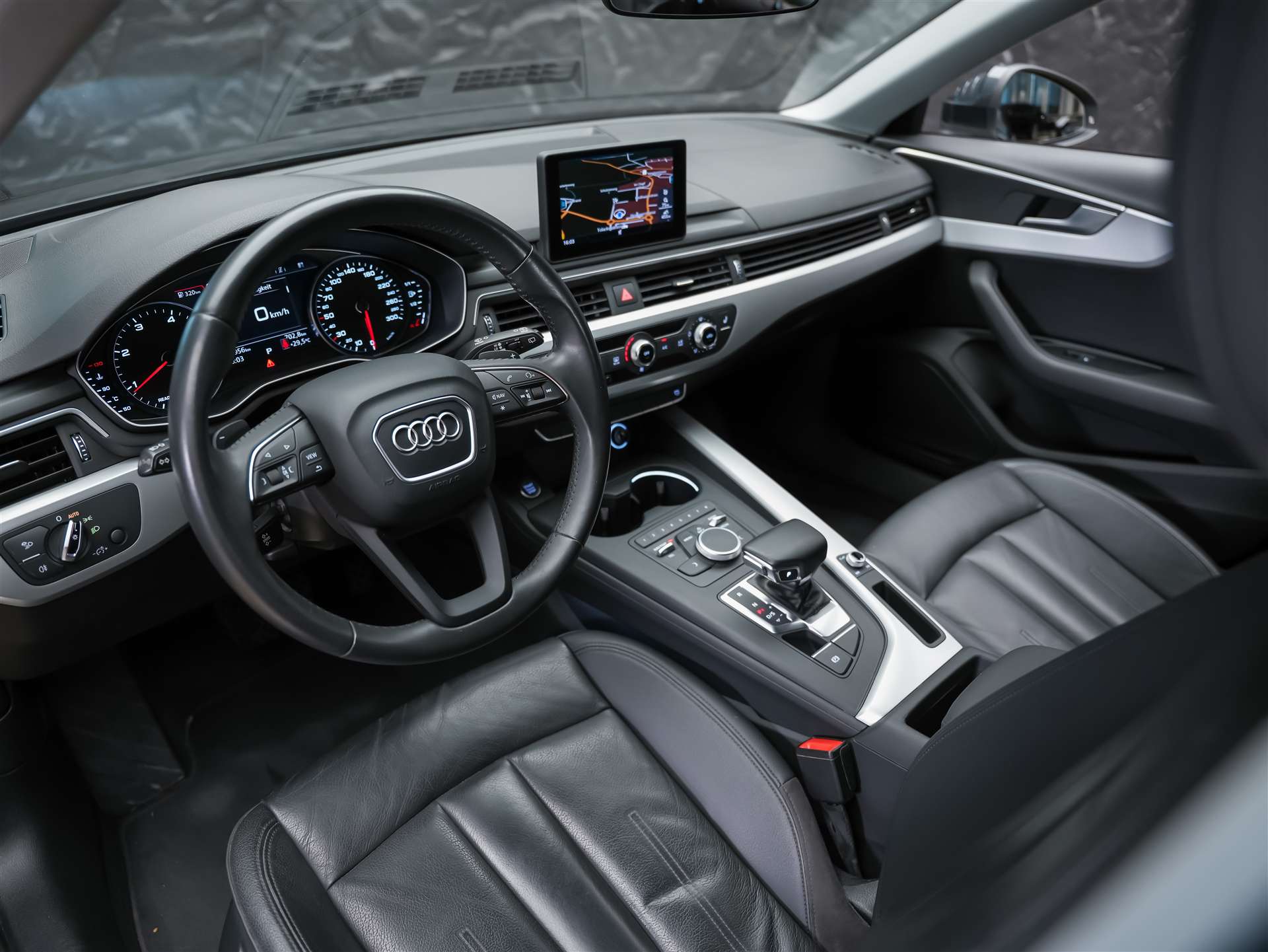 AUDI A4 Avant 2.0 TDI S-tronic *CH Auto*Tempomat* Sitzheizung*-image-7