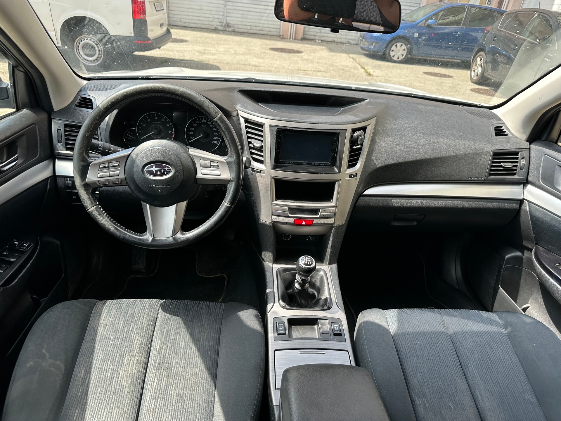 SUBARU Legacy 2.0i Swiss Special AWD-image-7