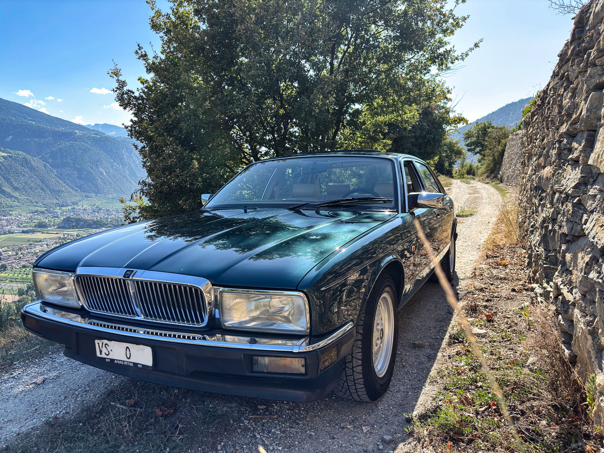 JAGUAR XJ40 4.0 Sovereign-image-0