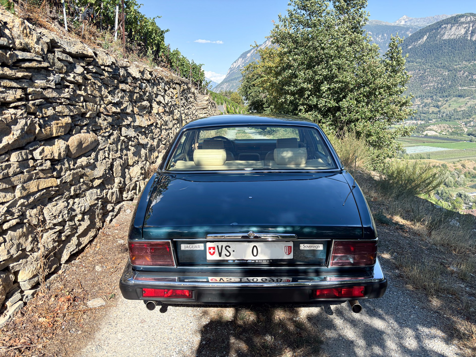 JAGUAR XJ40 4.0 Sovereign-image-4