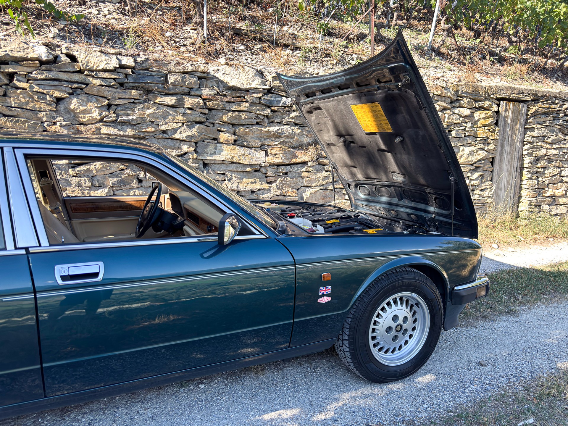 JAGUAR XJ40 4.0 Sovereign-image-14