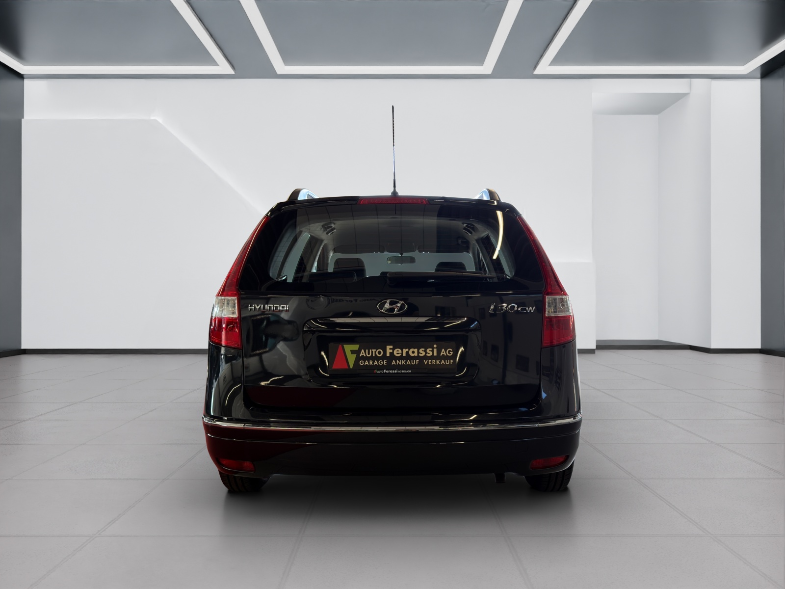 HYUNDAI i30 Wagon 1.6 Style Automatic-image-4
