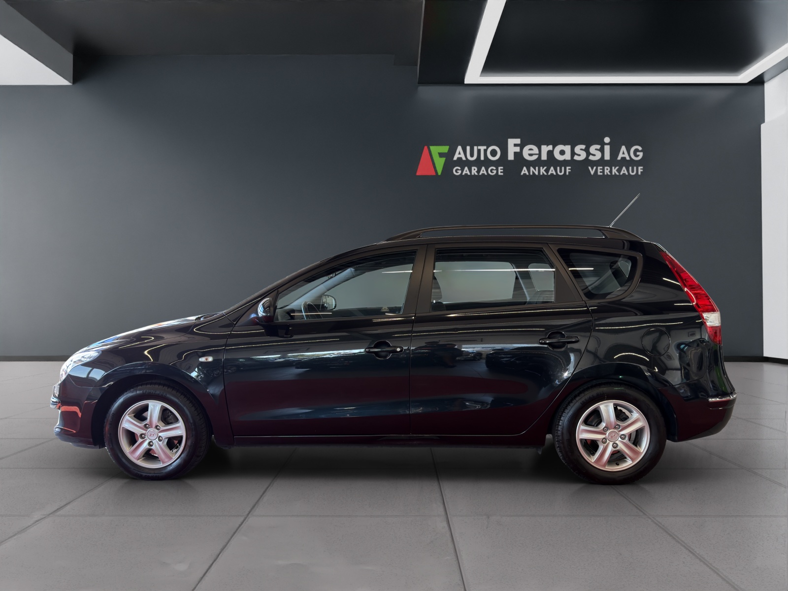 HYUNDAI i30 Wagon 1.6 Style Automatic-image-1