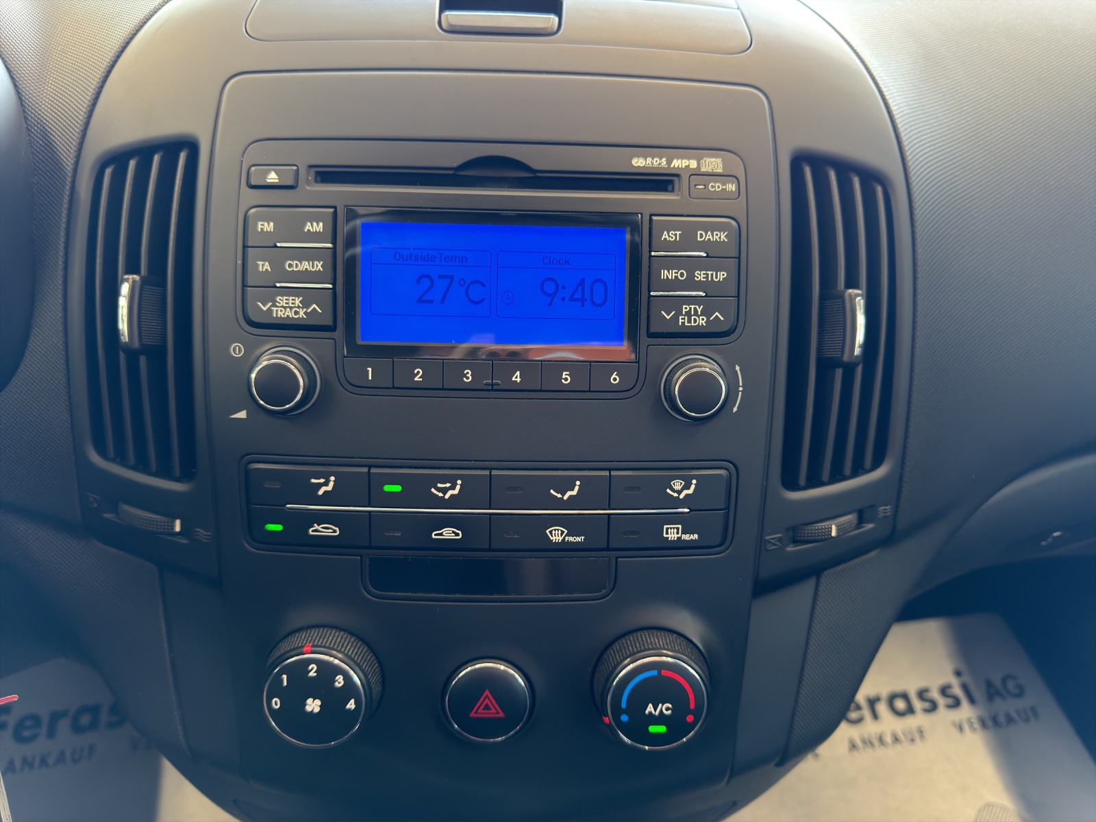 HYUNDAI i30 Wagon 1.6 Style Automatic-image-19
