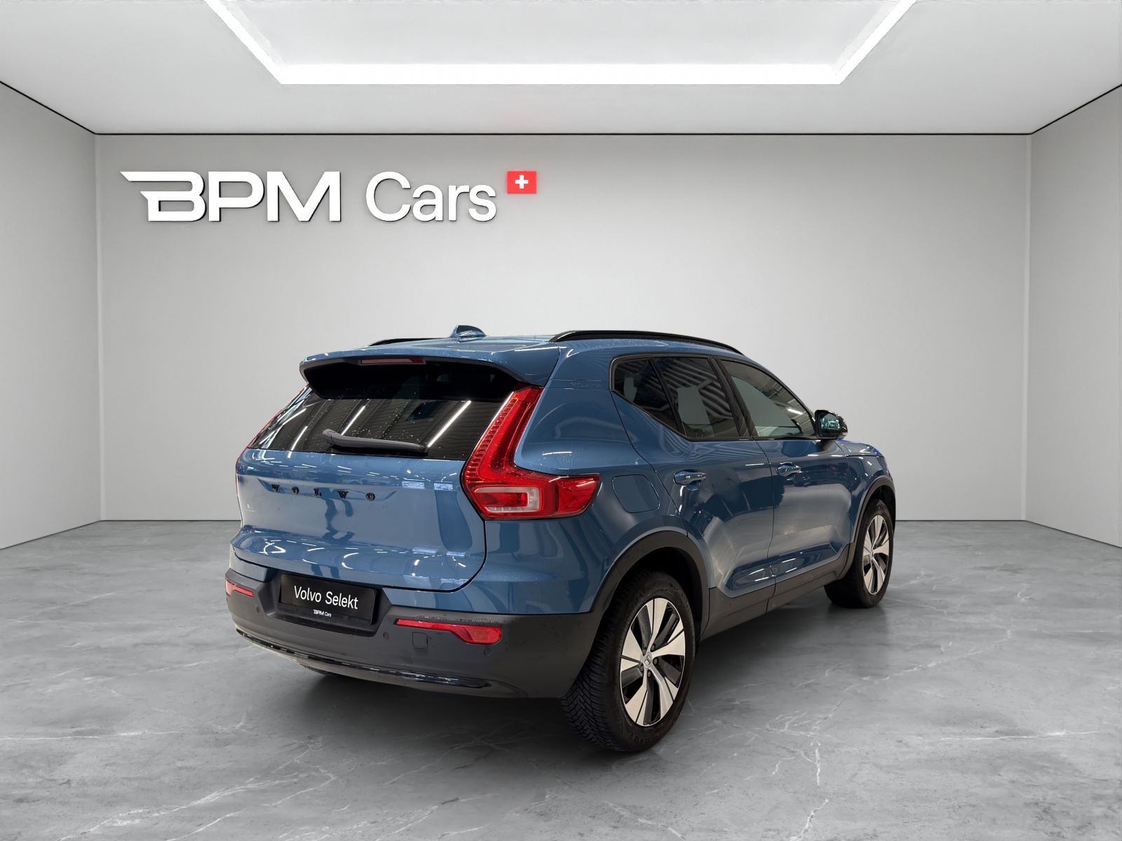 VOLVO XC40 1.5 T4 PiH Plus Dark-image-3