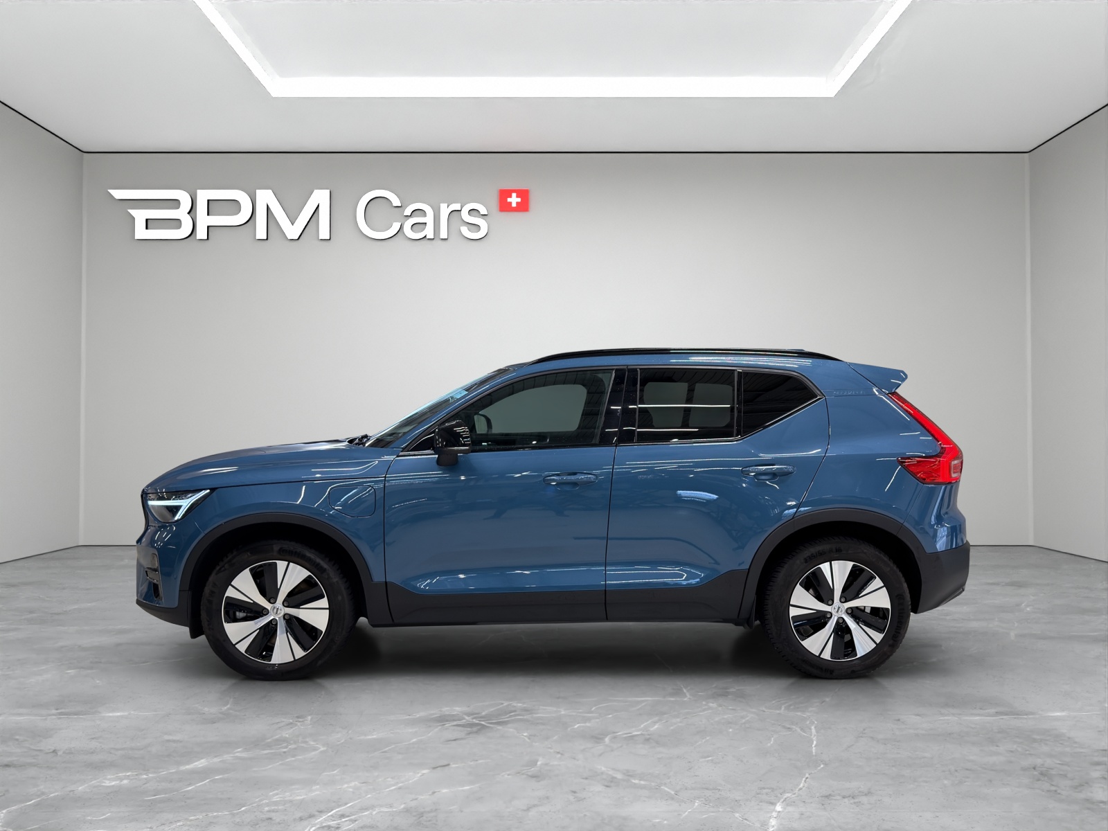 VOLVO XC40 1.5 T4 PiH Plus Dark-image-12