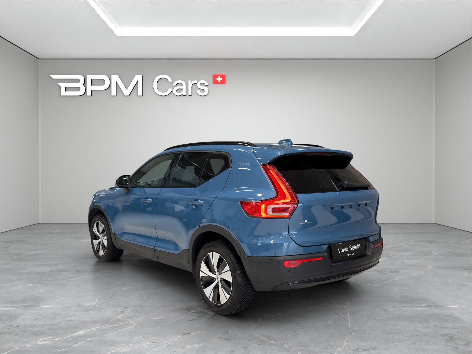 VOLVO XC40 1.5 T4 PiH Plus Dark-image-5