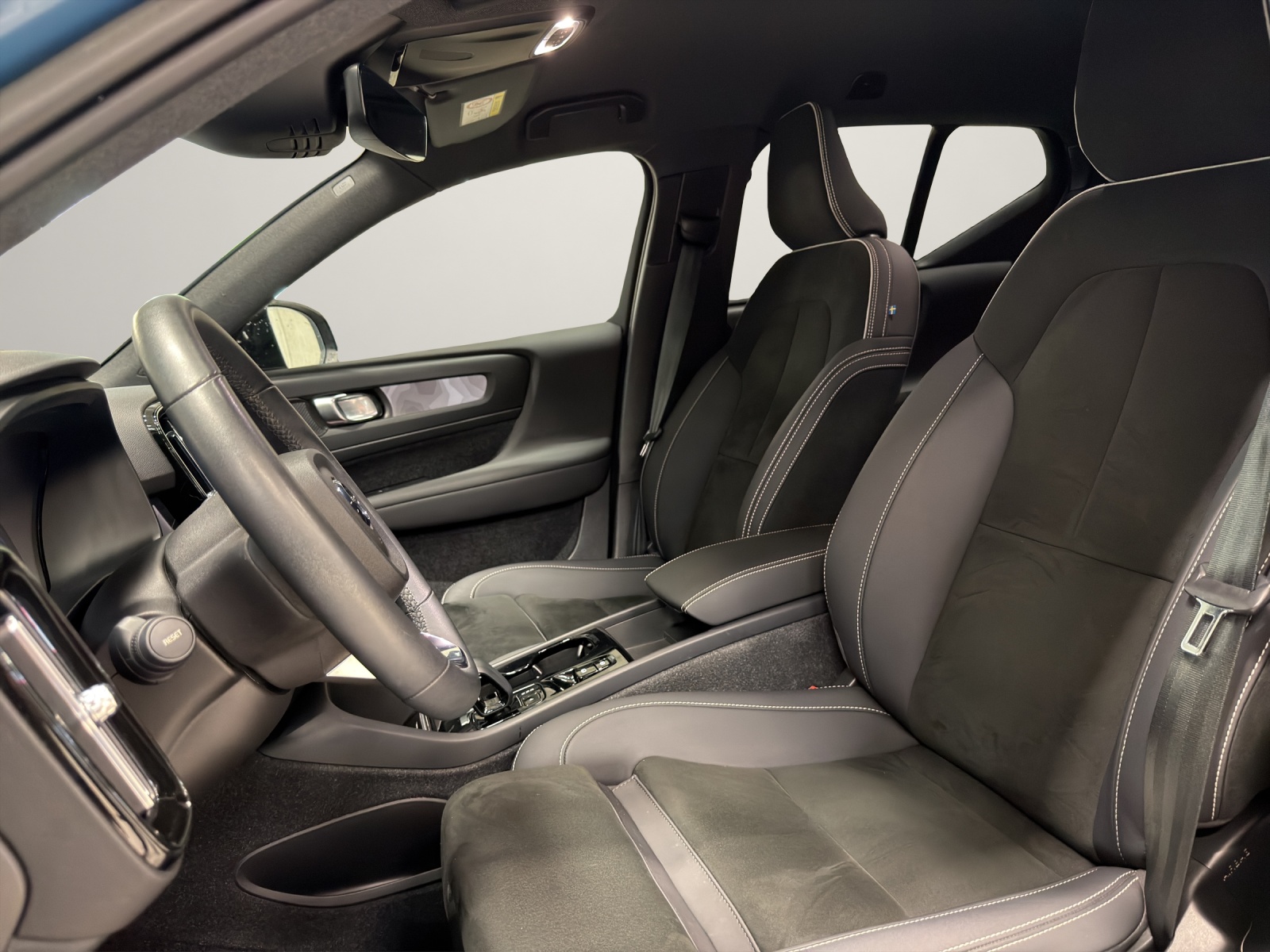 VOLVO XC40 1.5 T4 PiH Plus Dark-image-6