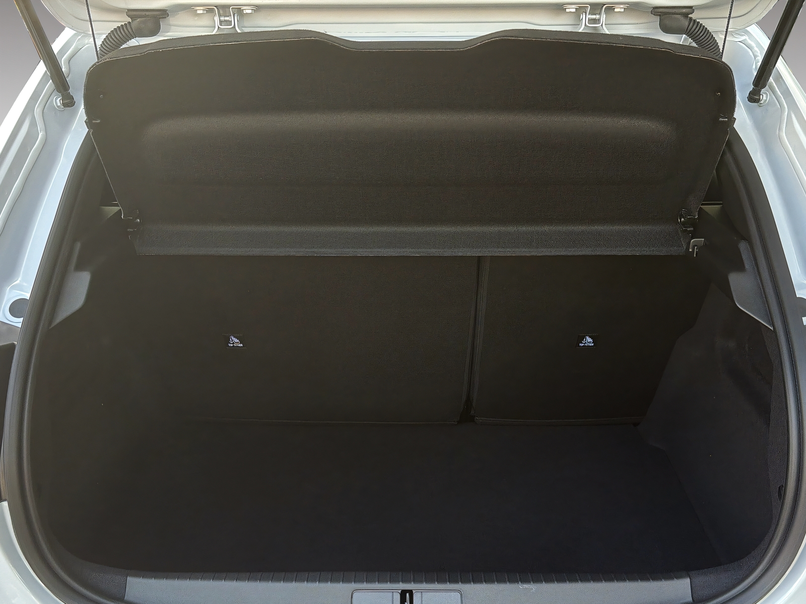 PEUGEOT 208 1.2 Hybrid 145 GT Exclusive-image-19