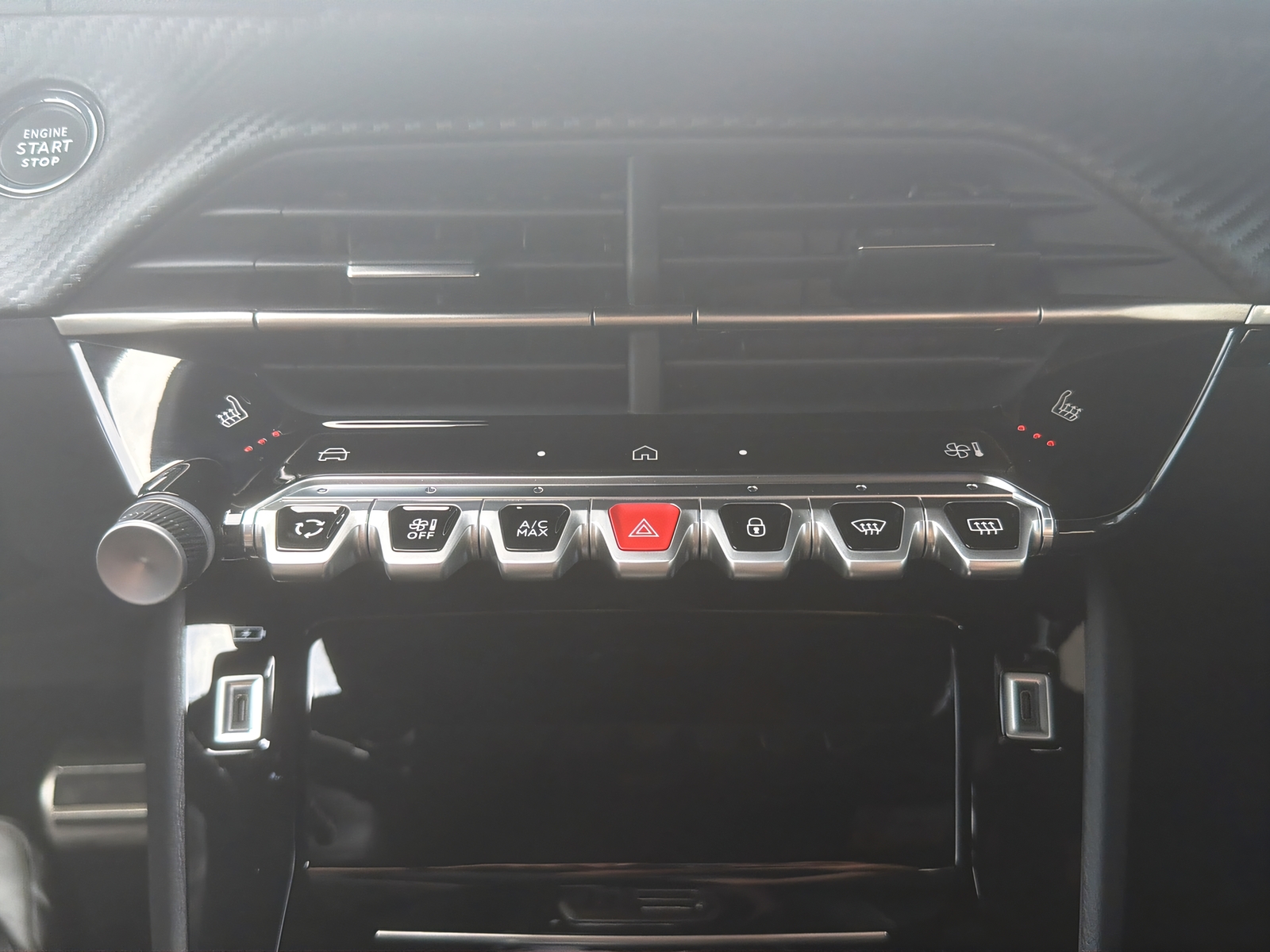 PEUGEOT 208 1.2 Hybrid 145 GT Exclusive-image-14