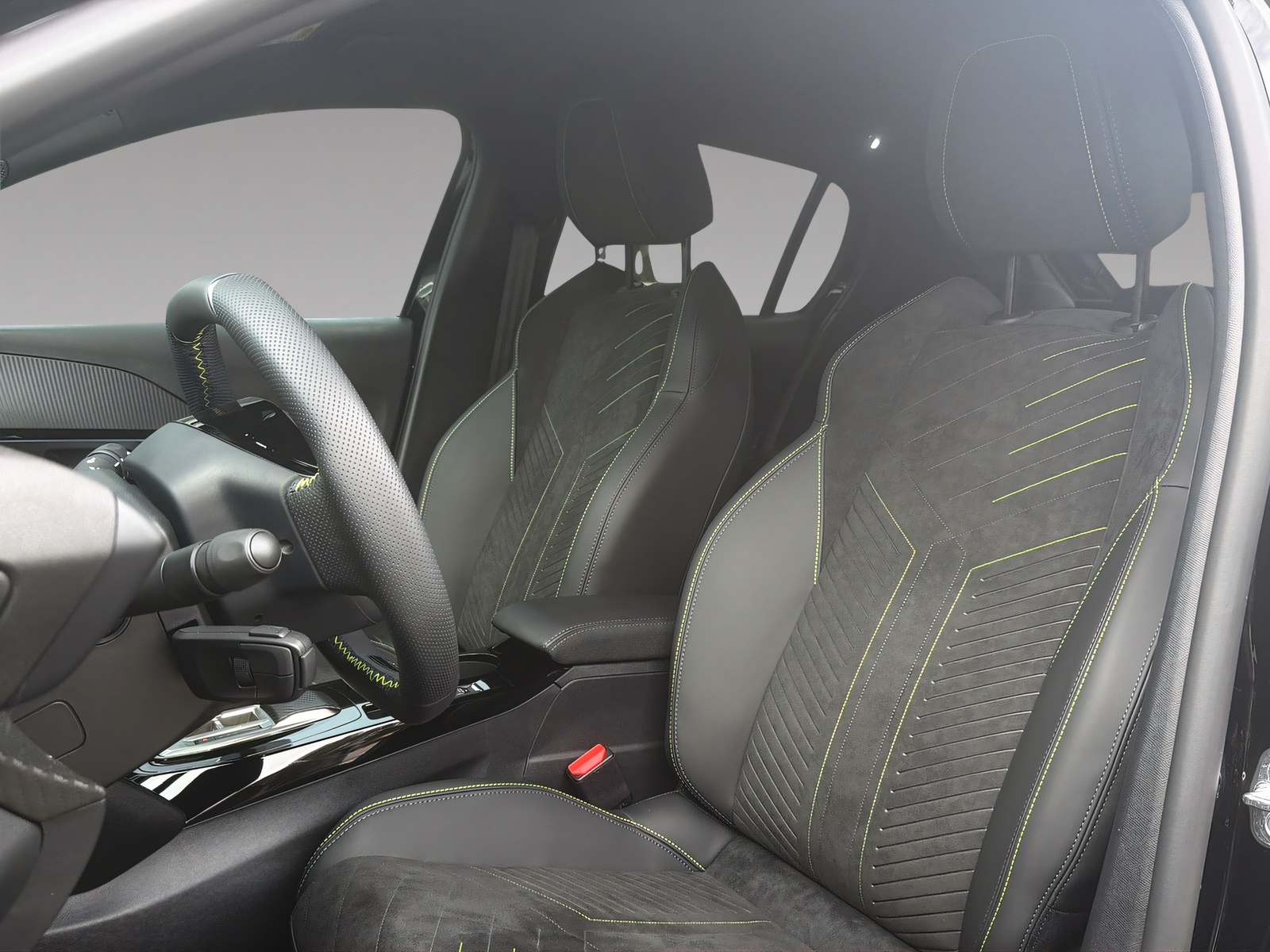 PEUGEOT 208 1.2 Hybrid 145 GT Exclusive-image-5
