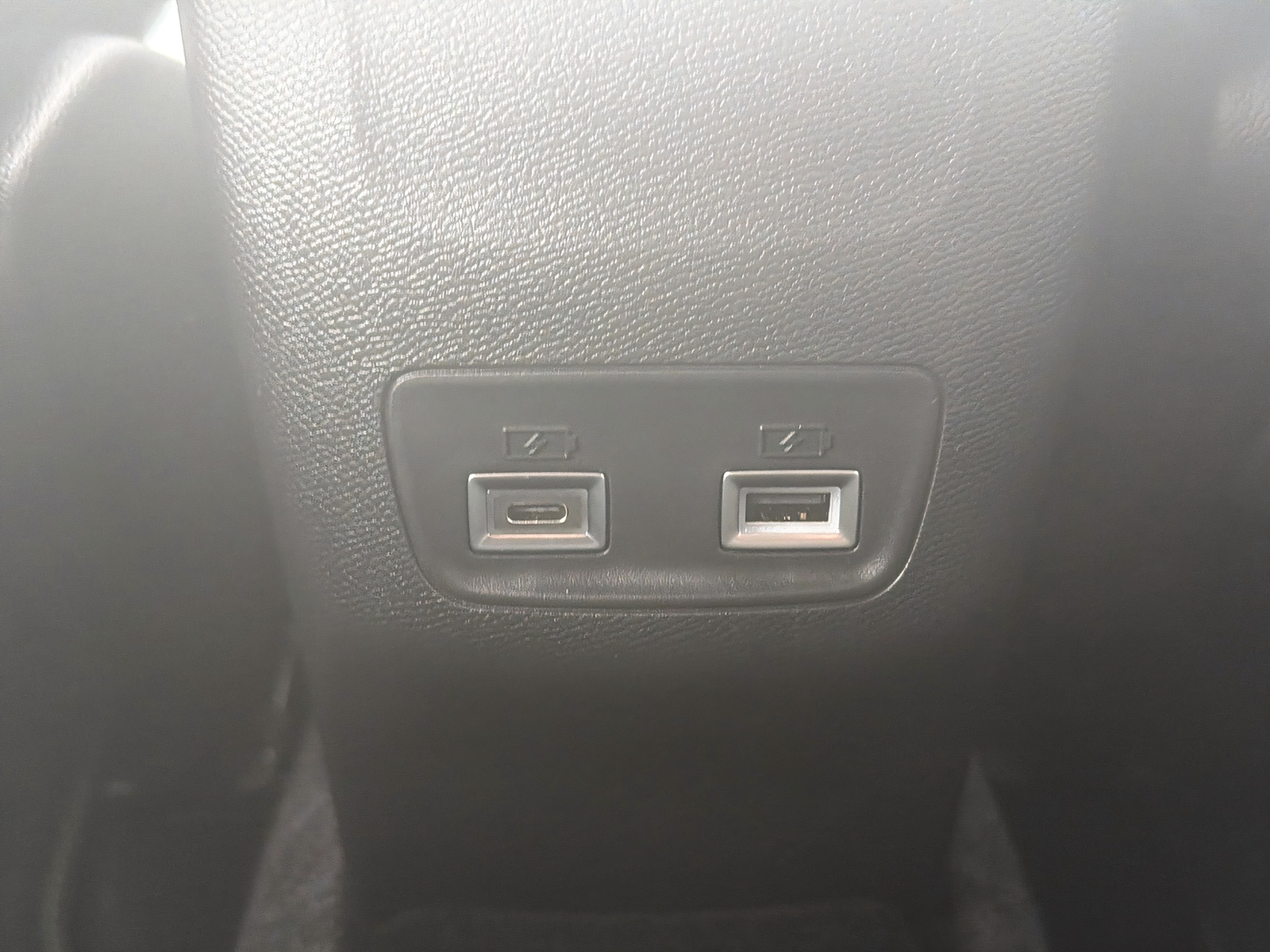 PEUGEOT 208 1.2 Hybrid 145 GT Exclusive-image-18