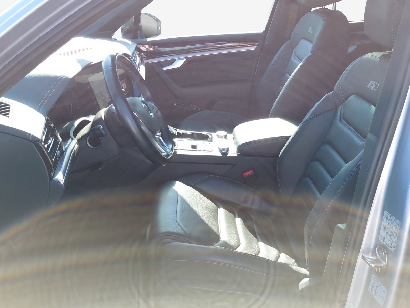 VW Touareg 3.0 TDI R Line Tiptronic-image-7