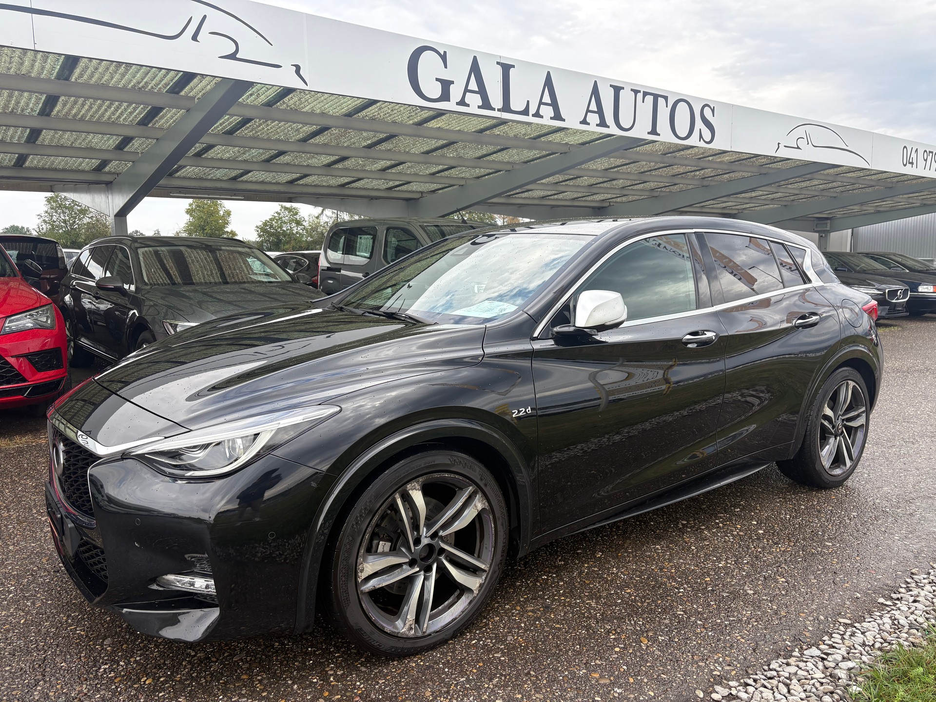 INFINITI Q30 2.2d City Black Edition AWD DCT-image-0