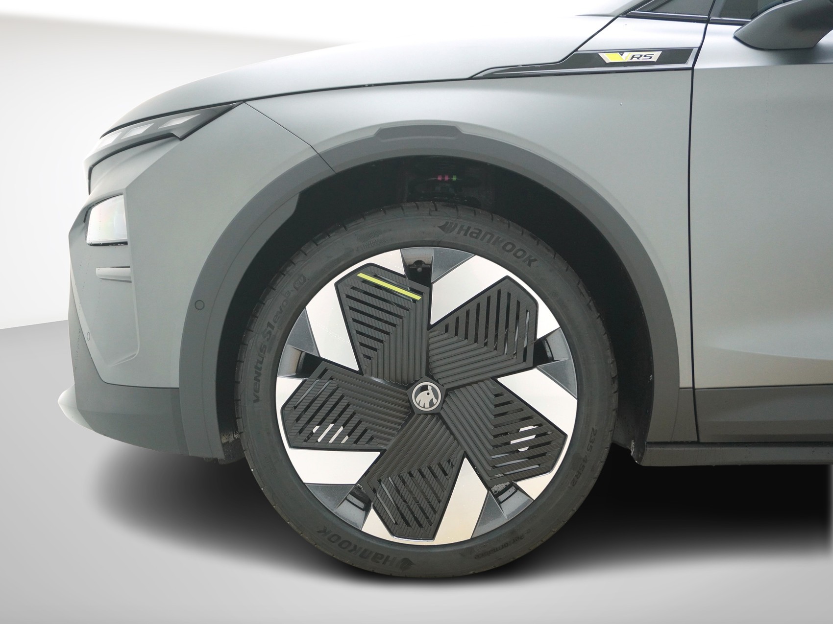 SKODA Elroq RS Matt Edition 4x4-image-8