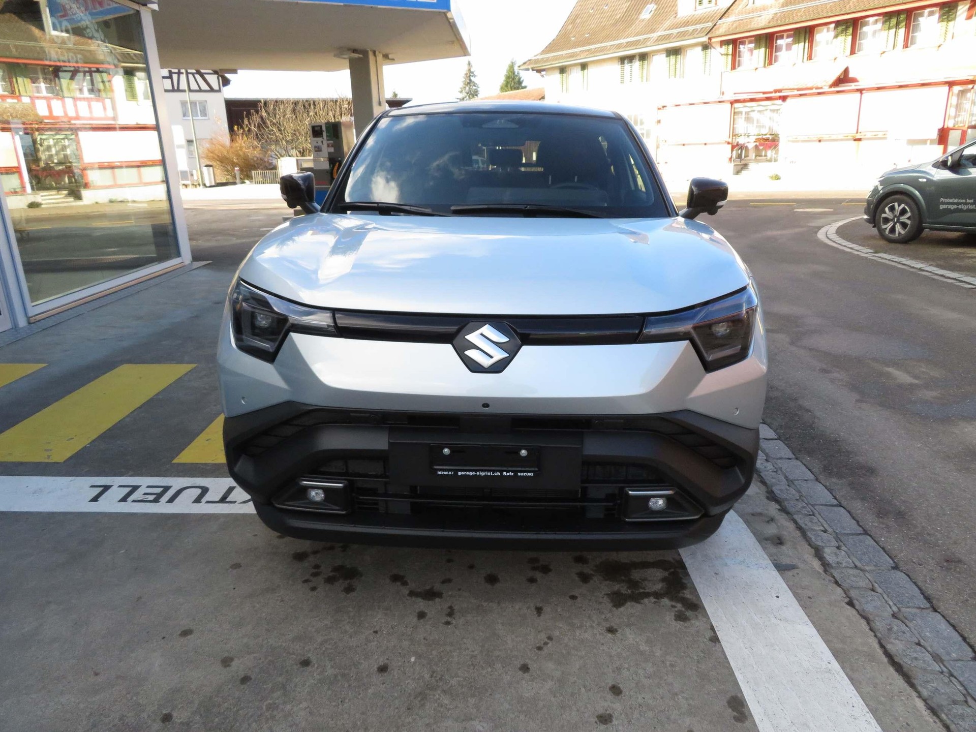 SUZUKI e Vitara Compact Top 4x4-image-2