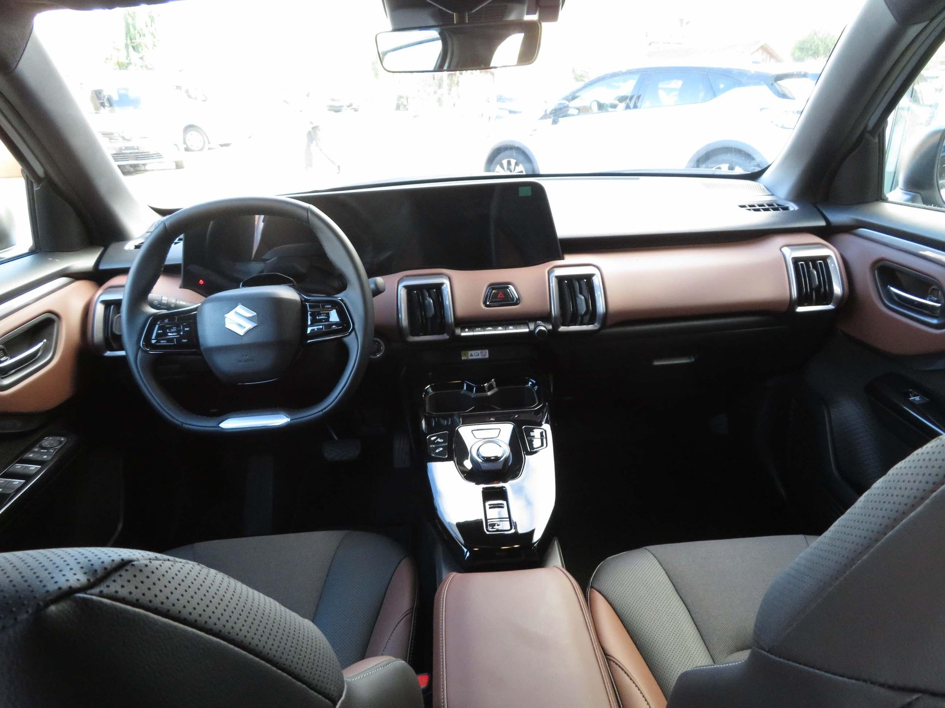 SUZUKI e Vitara Compact Top 4x4-image-9
