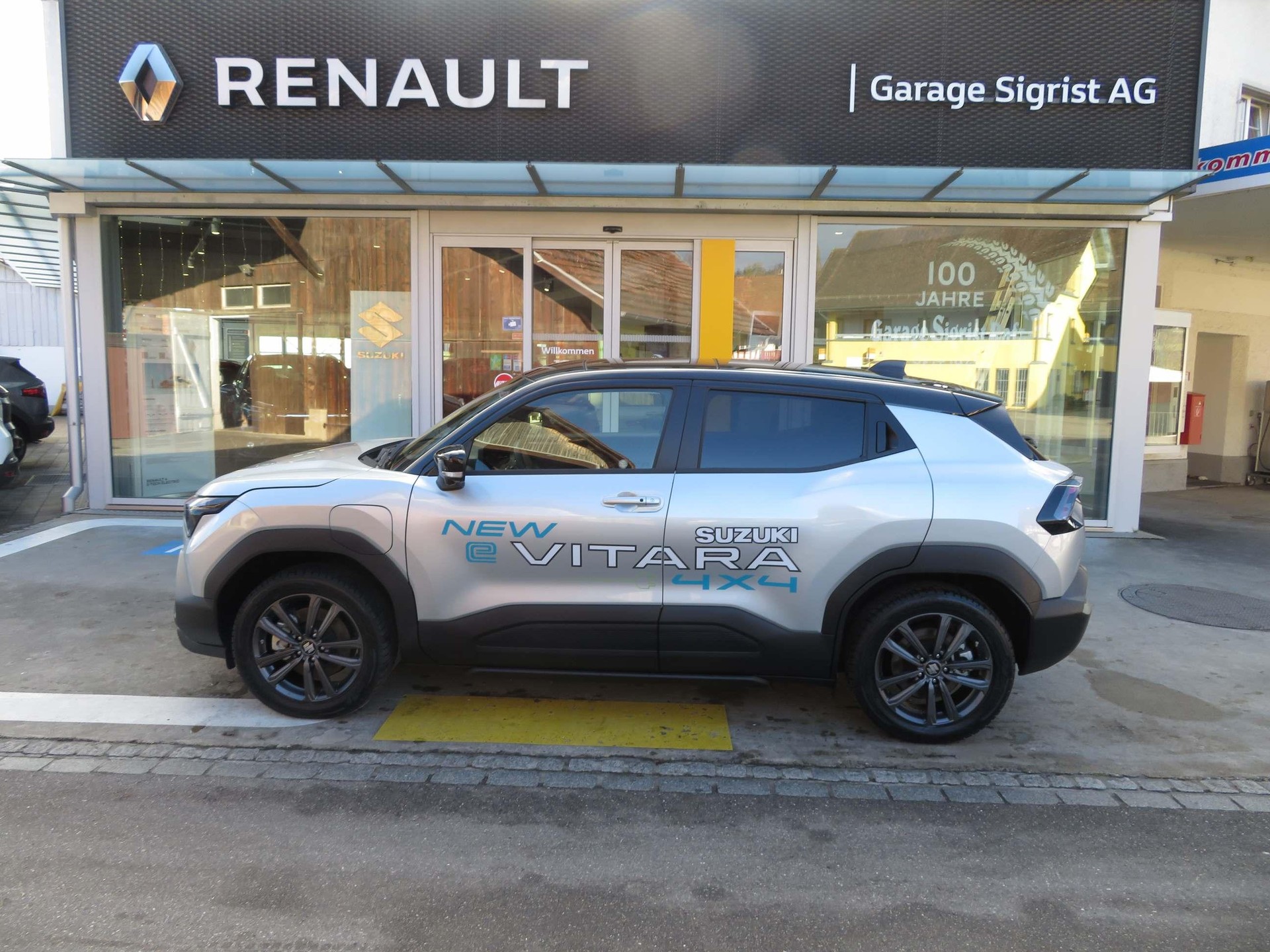 SUZUKI e Vitara Compact Top 4x4-image-0