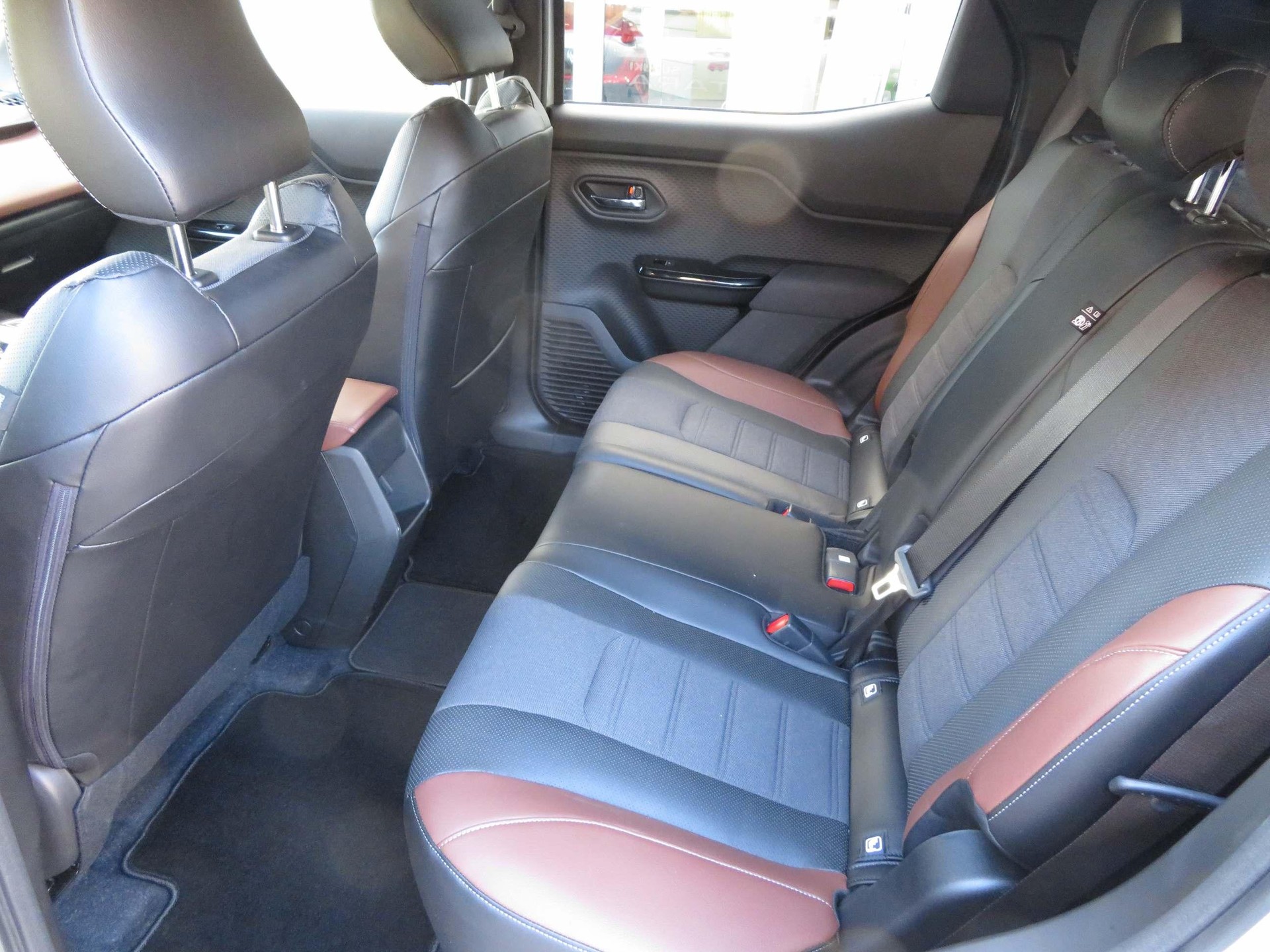 SUZUKI e Vitara Compact Top 4x4-image-8