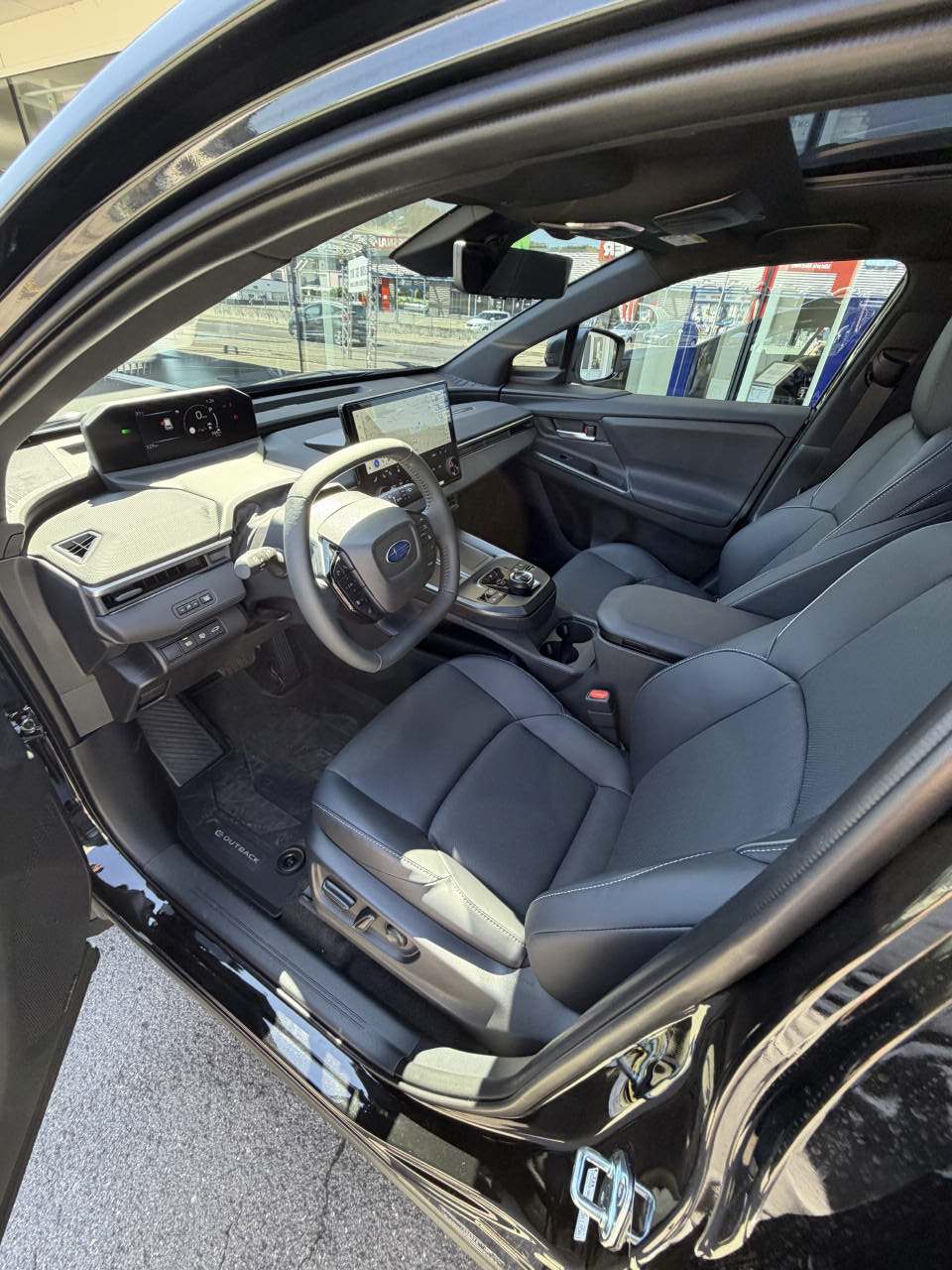 SUBARU E-Outback eV Luxury AWD mit AHK-image-9