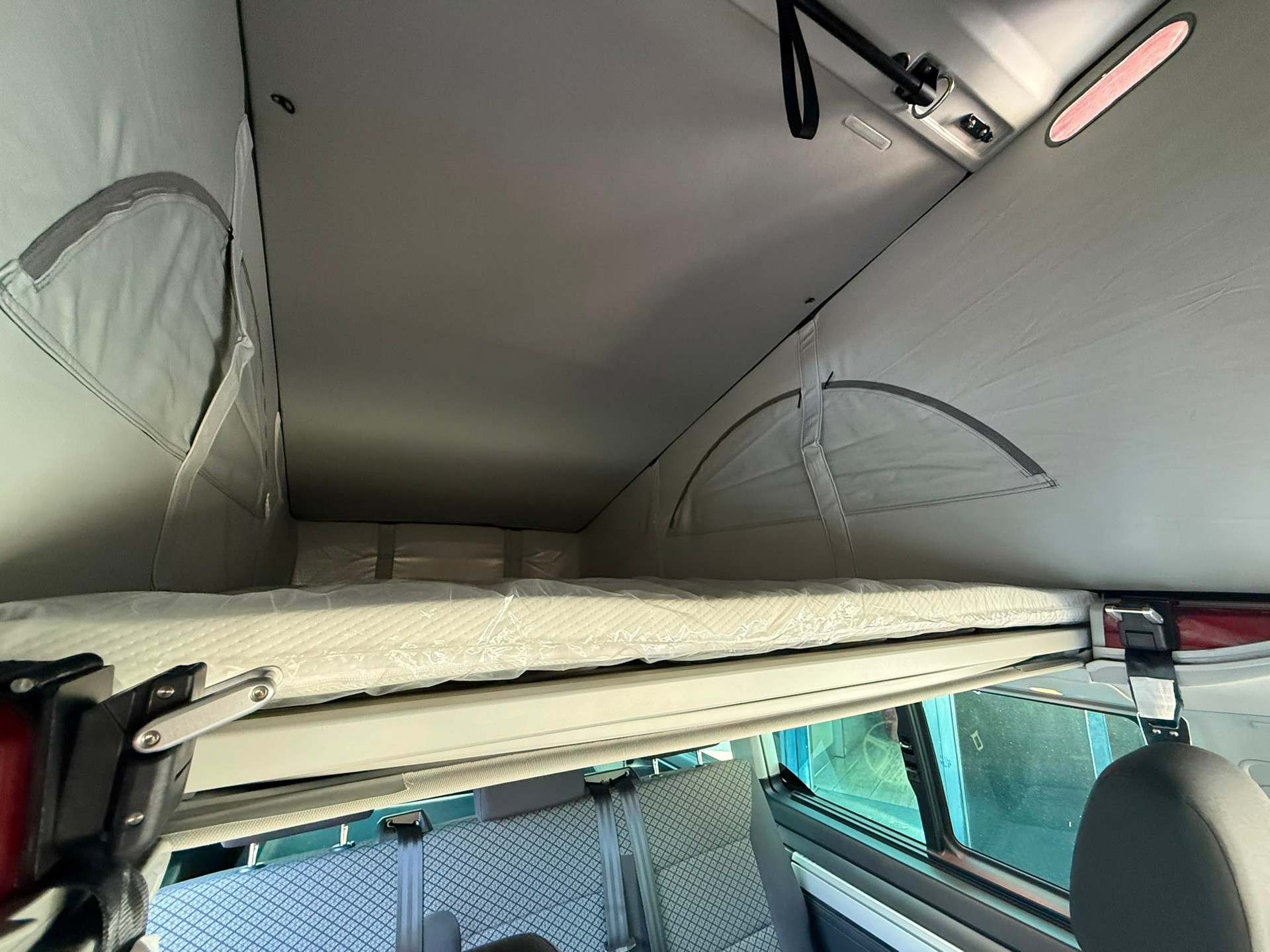 VW T6.1 California 2.0 Bi-TDI Beach DSG 4 MOTION-image-10
