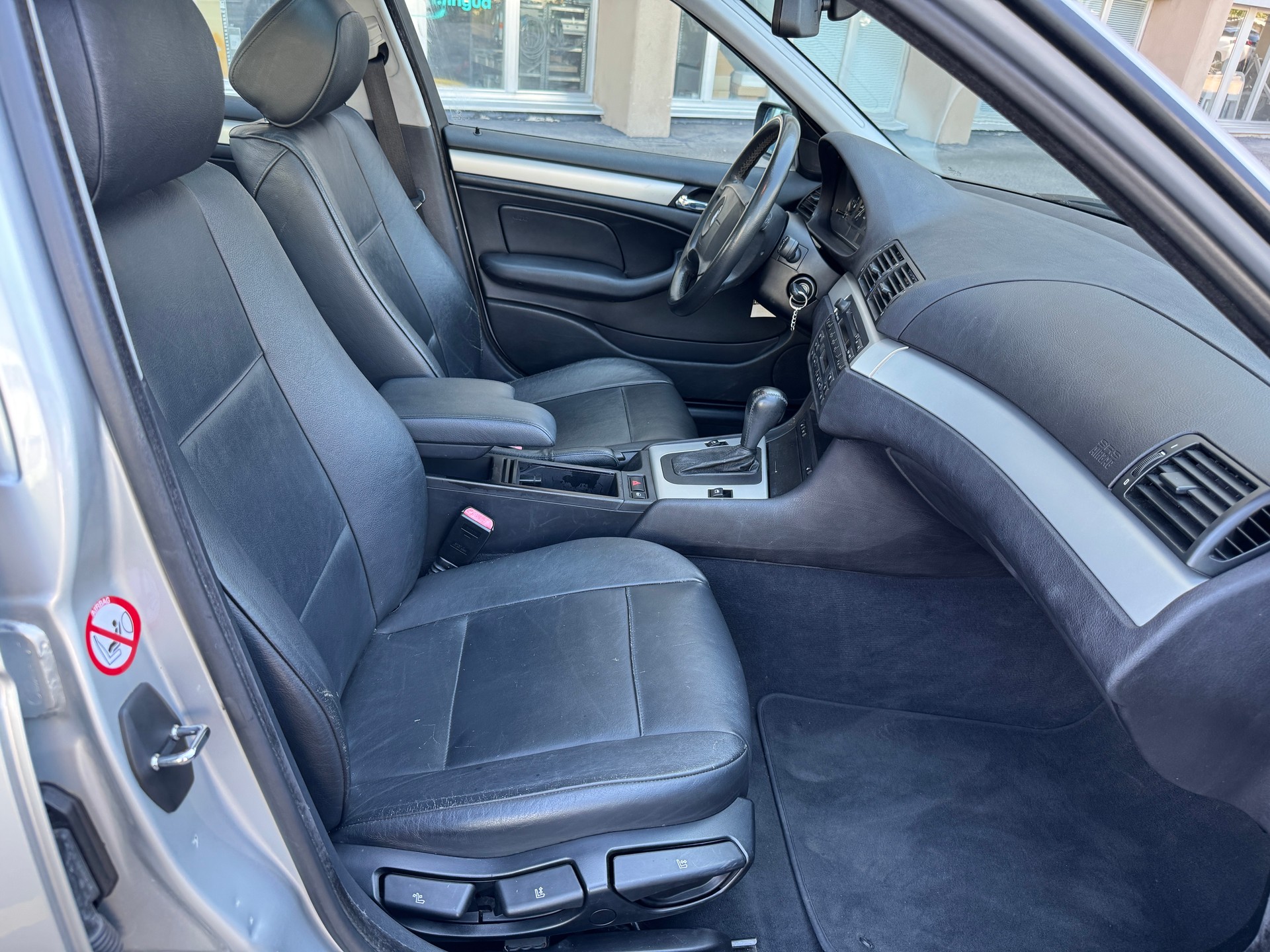 BMW 316i Advantage-image-11