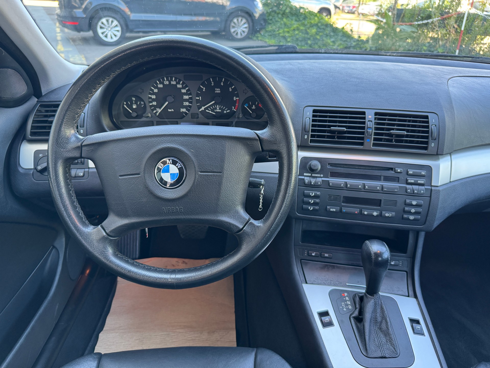 BMW 316i Advantage-image-6