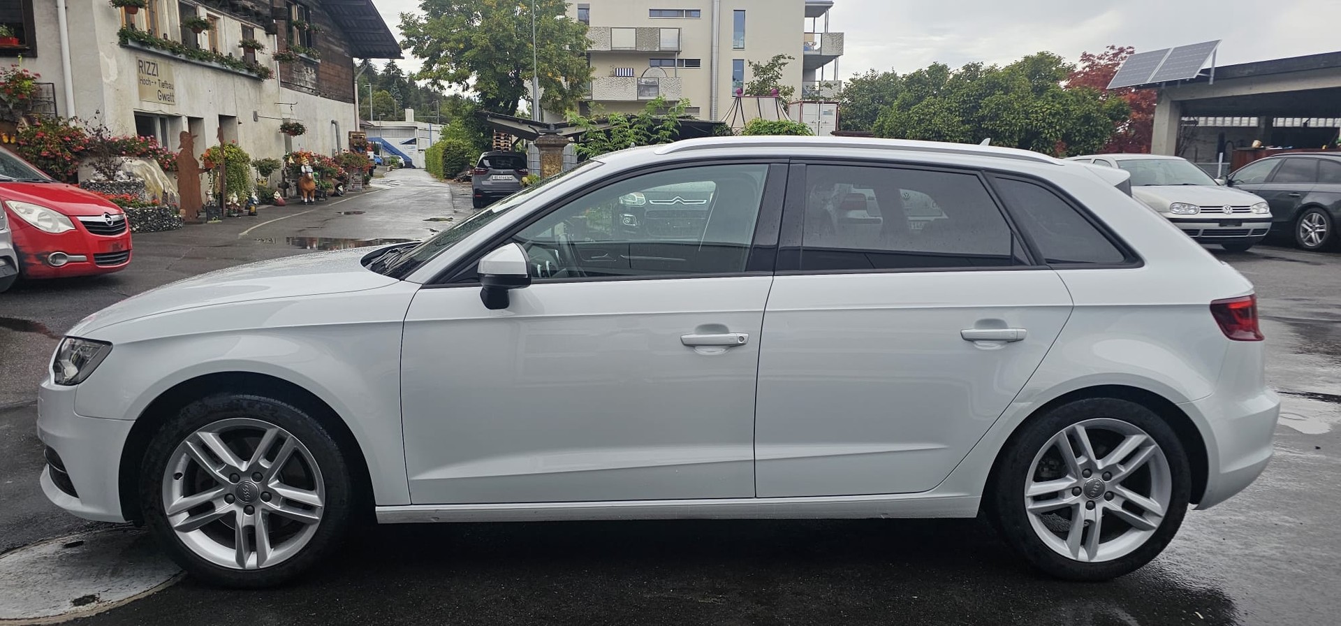 AUDI A3 Sportback 1.8 TFSI Attraction quattro S-tronic-image-4