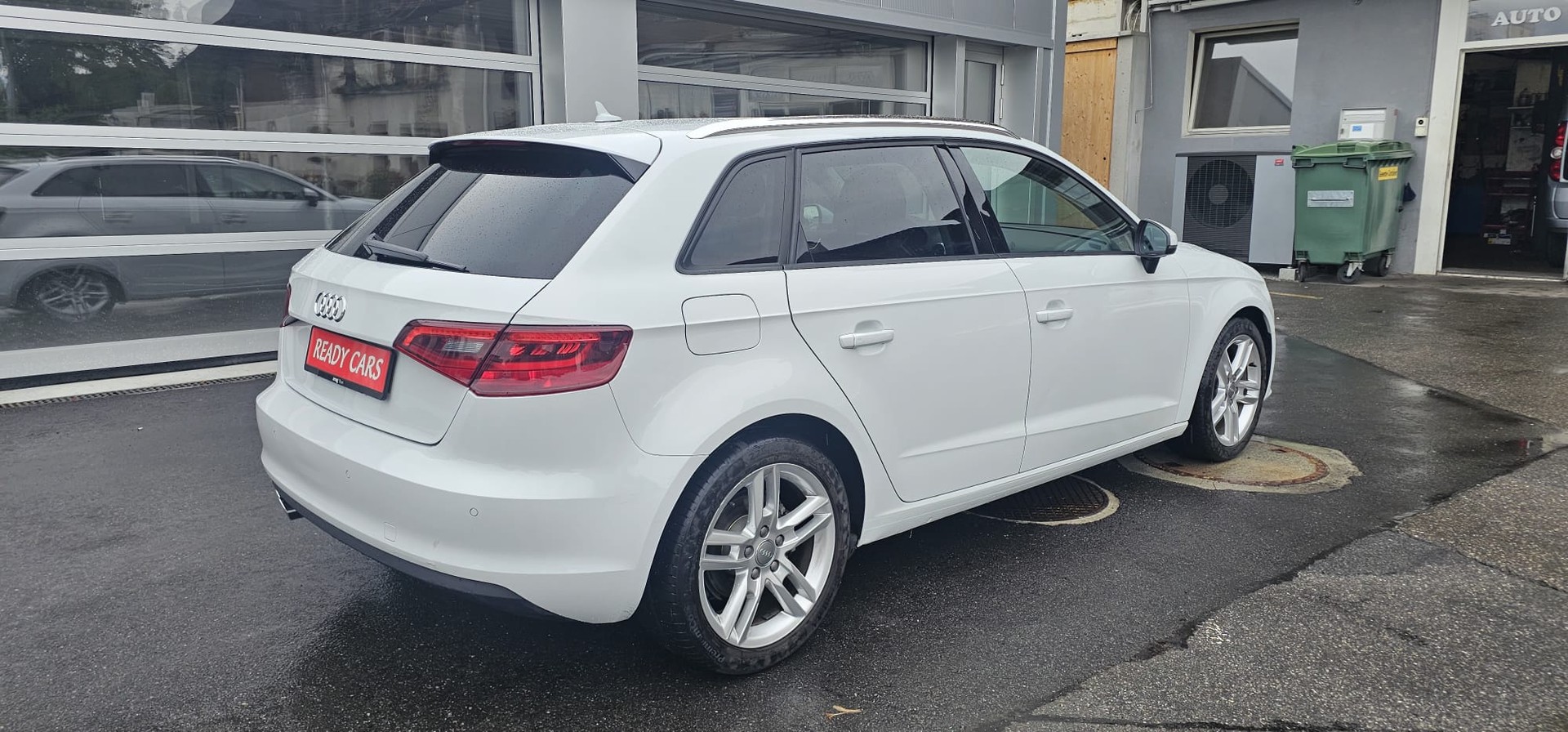 AUDI A3 Sportback 1.8 TFSI Attraction quattro S-tronic-image-5