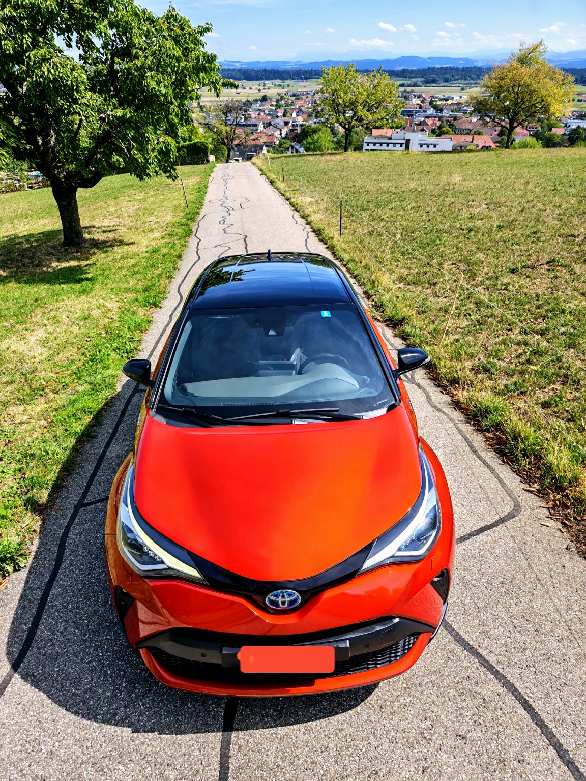 TOYOTA 2.0 VVTi HSD Launch Edition-image-1