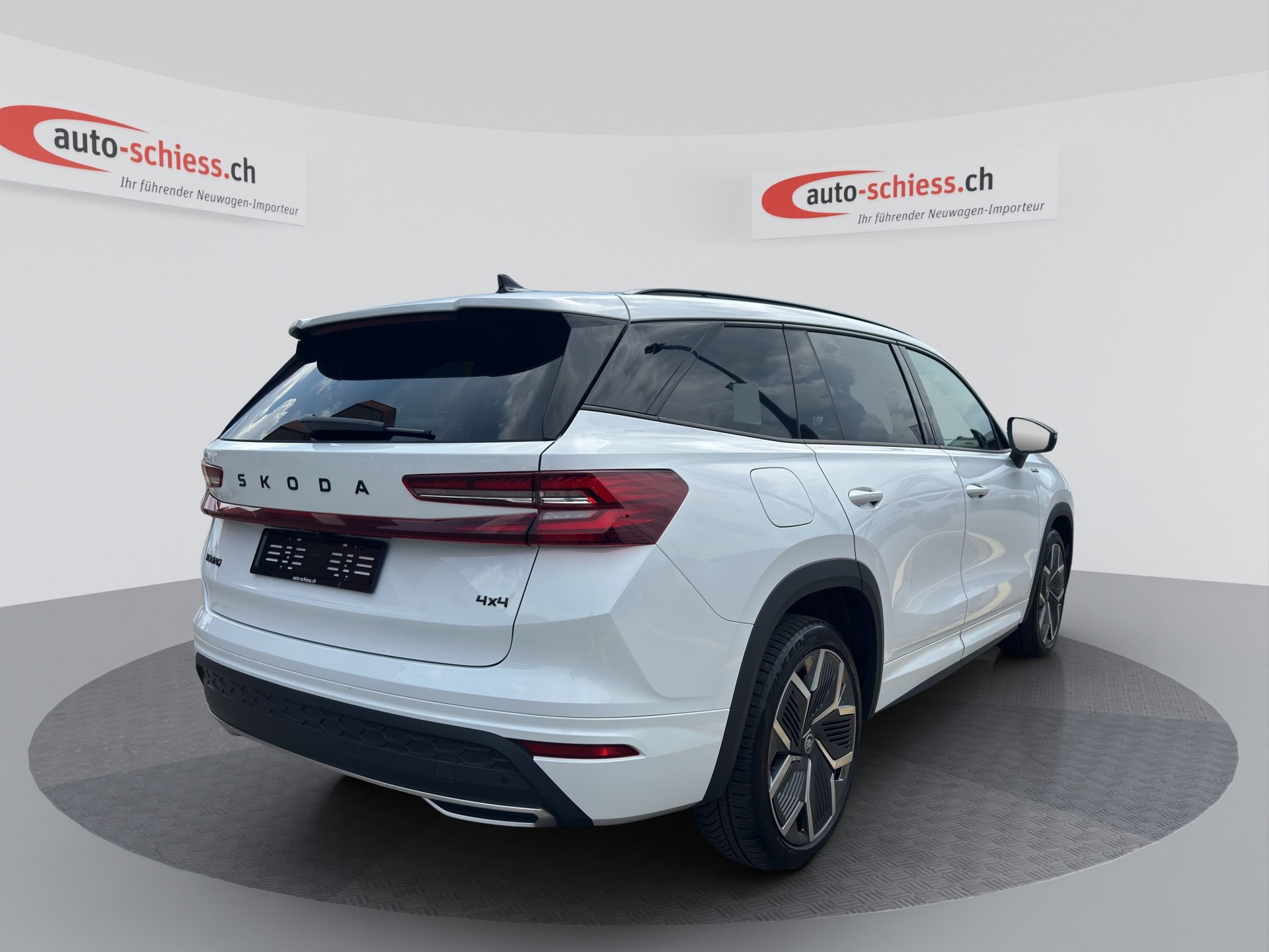 SKODA KODIAQ 2.0 TSI DSG 4x4 Sportline NAVI AHK-image-6
