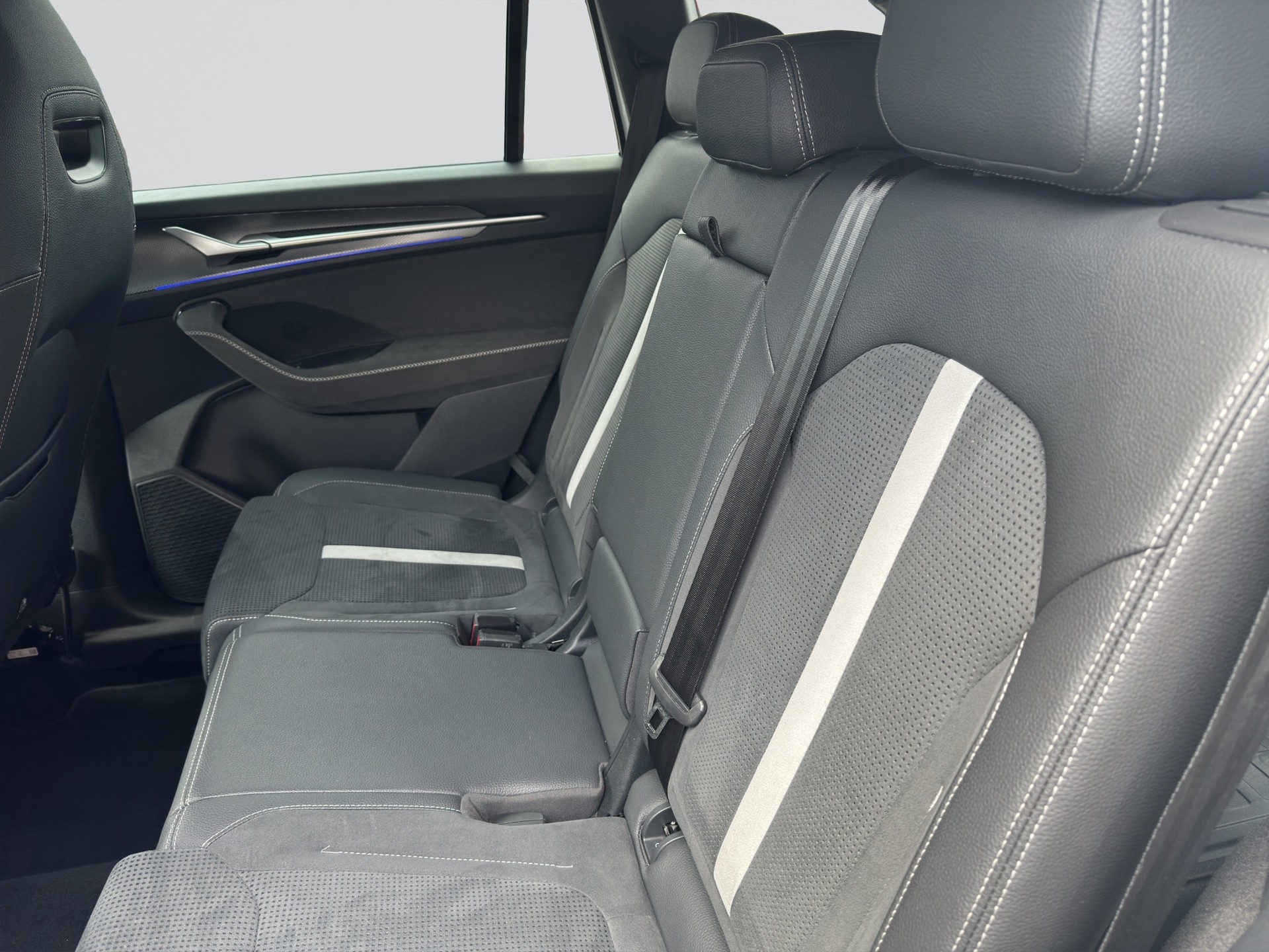 SKODA KODIAQ 2.0 TSI DSG 4x4 Sportline NAVI AHK-image-7