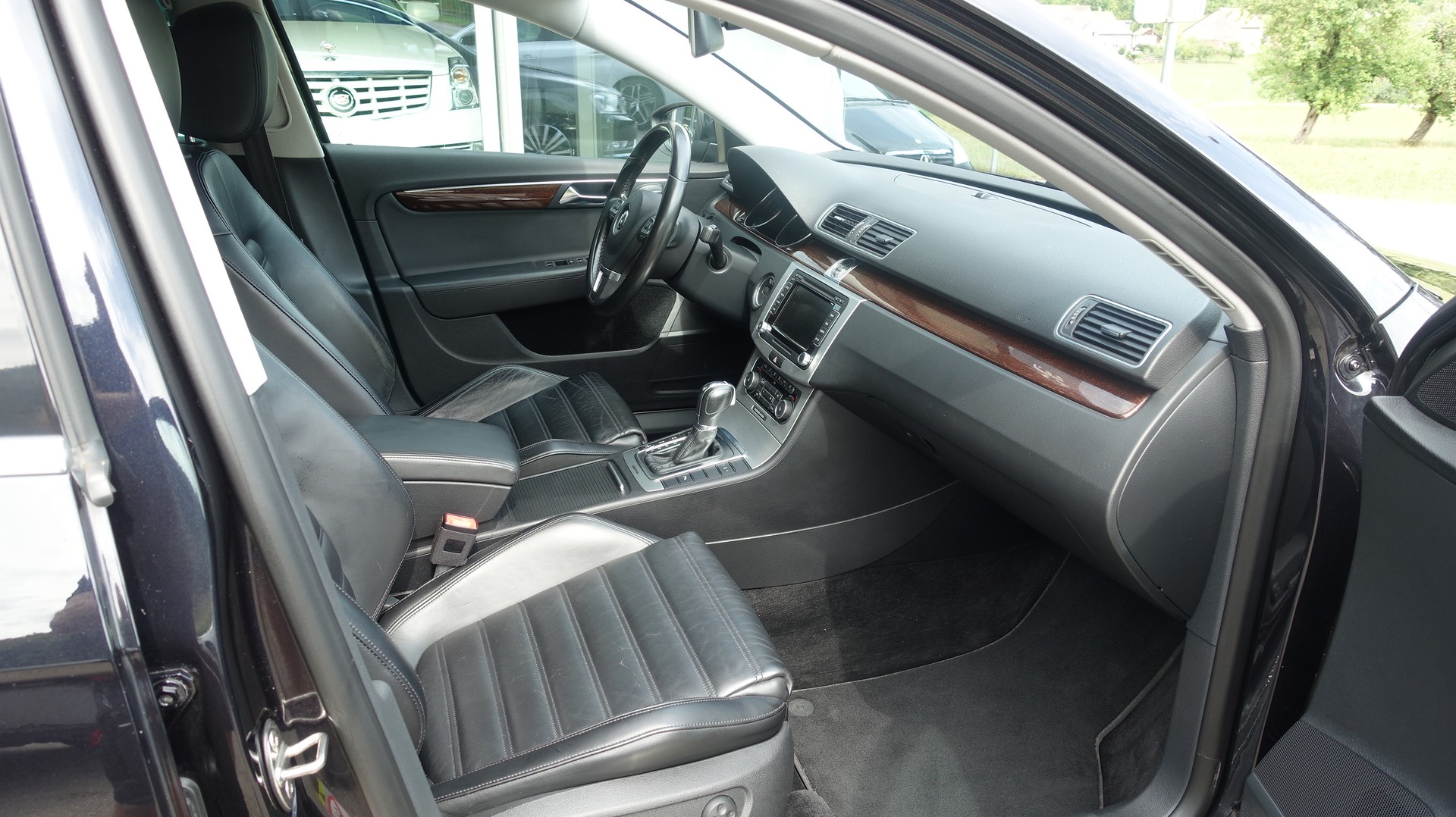 VW Passat Variant 3.6 FSI Highline 4Motion DSG-image-11