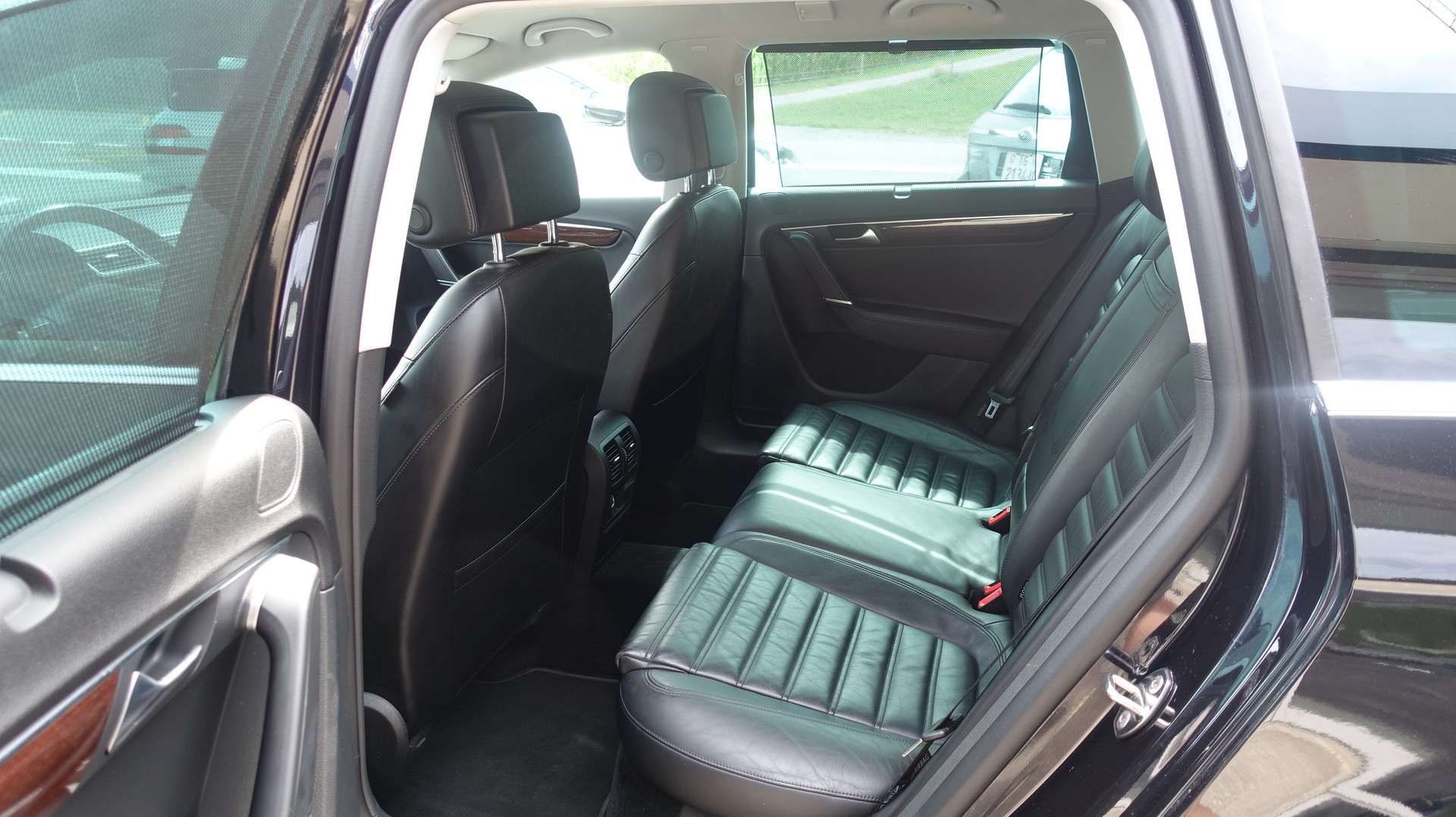 VW Passat Variant 3.6 FSI Highline 4Motion DSG-image-12