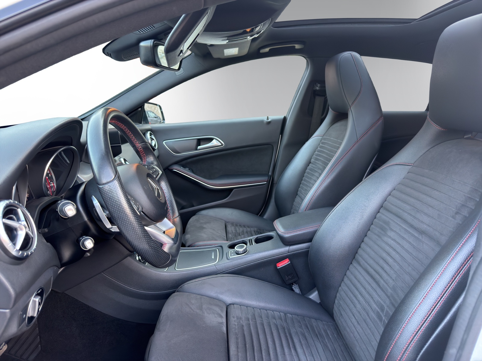 Image MERCEDES-BENZ CLA-220 CLA 220 AMG Line 4Matic