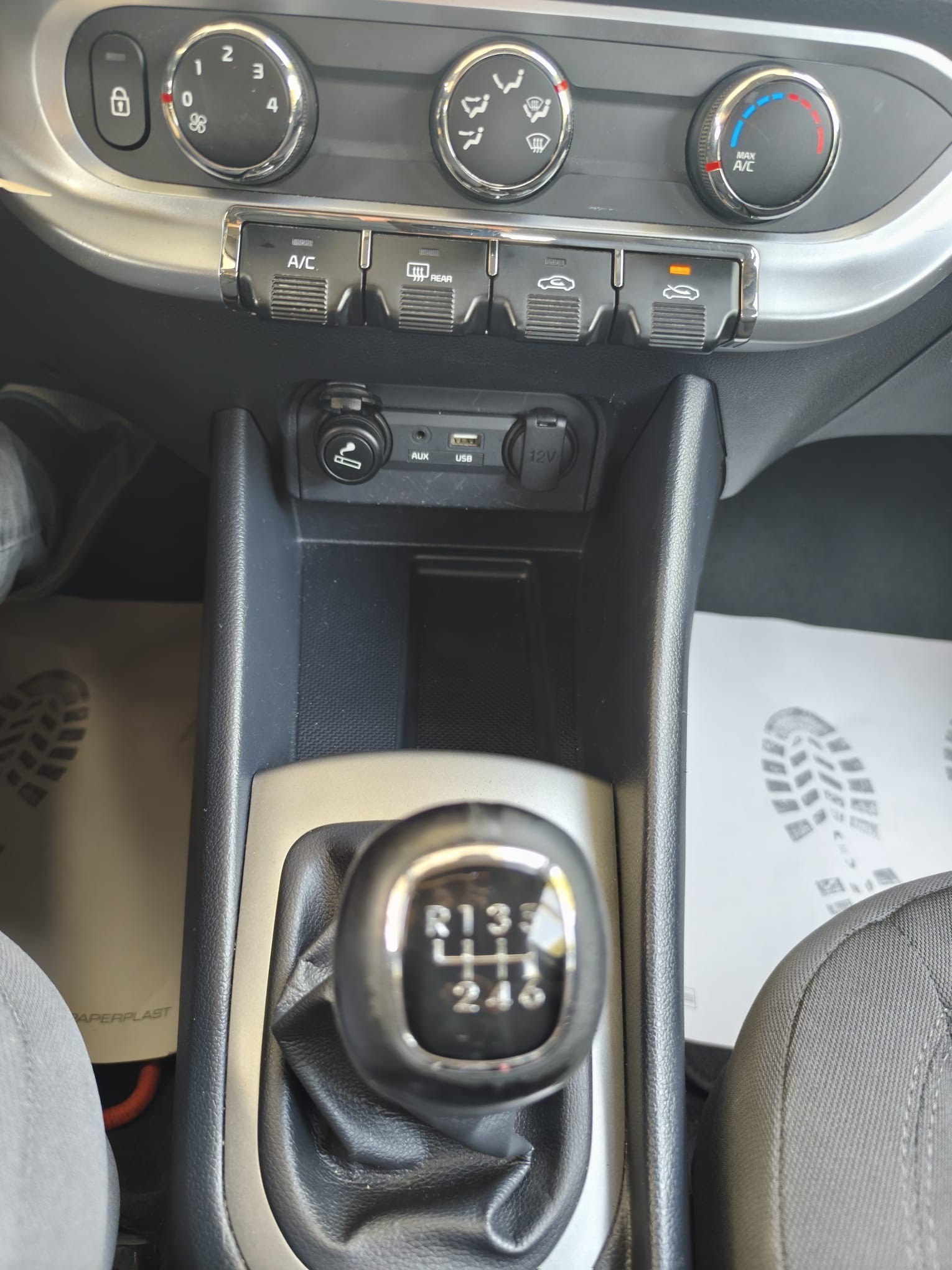 KIA Rio 1.4 CVVT Trend-image-25