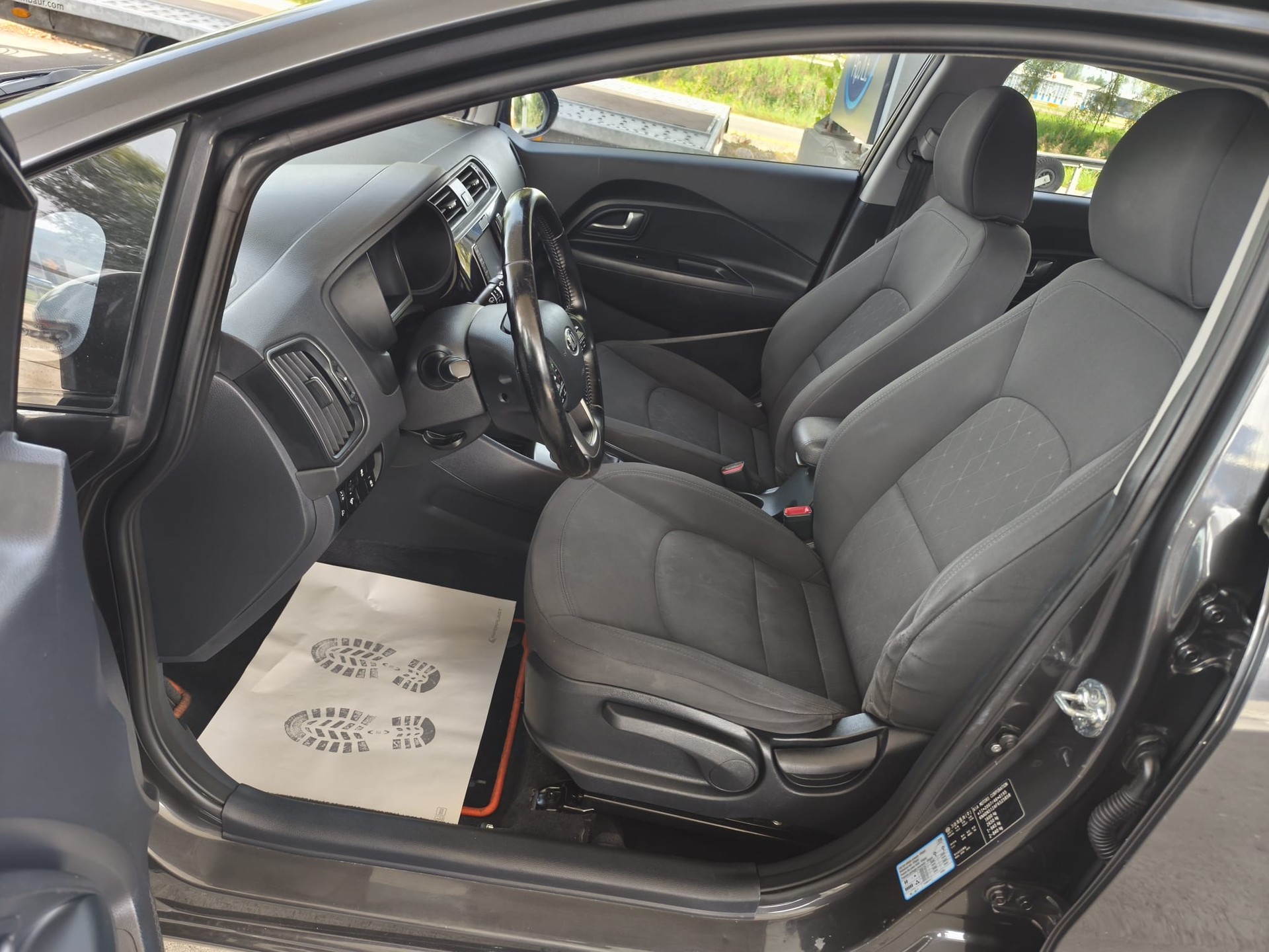 KIA Rio 1.4 CVVT Trend-image-8