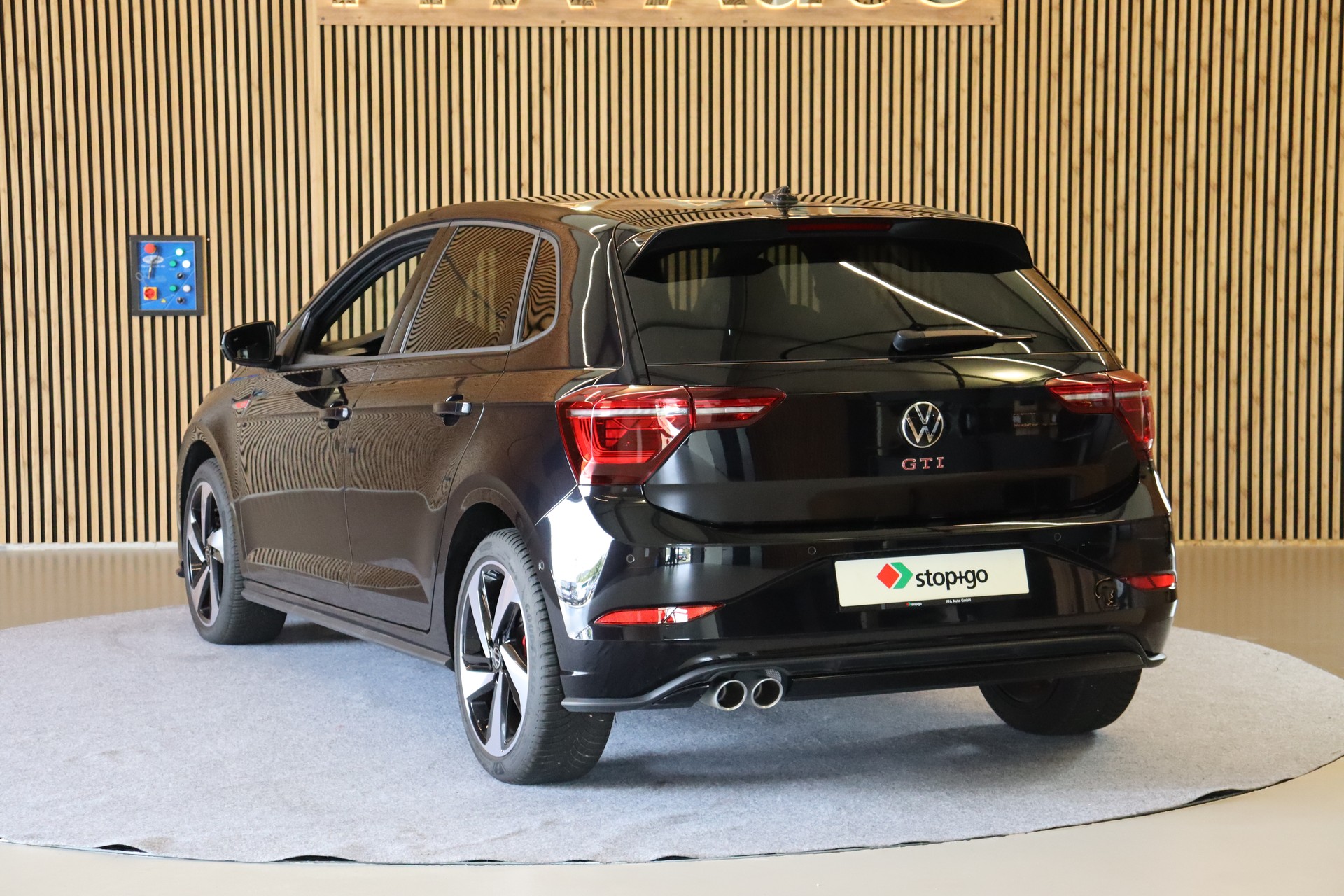 VW Polo 2.0 TSI GTI DSG-image-10