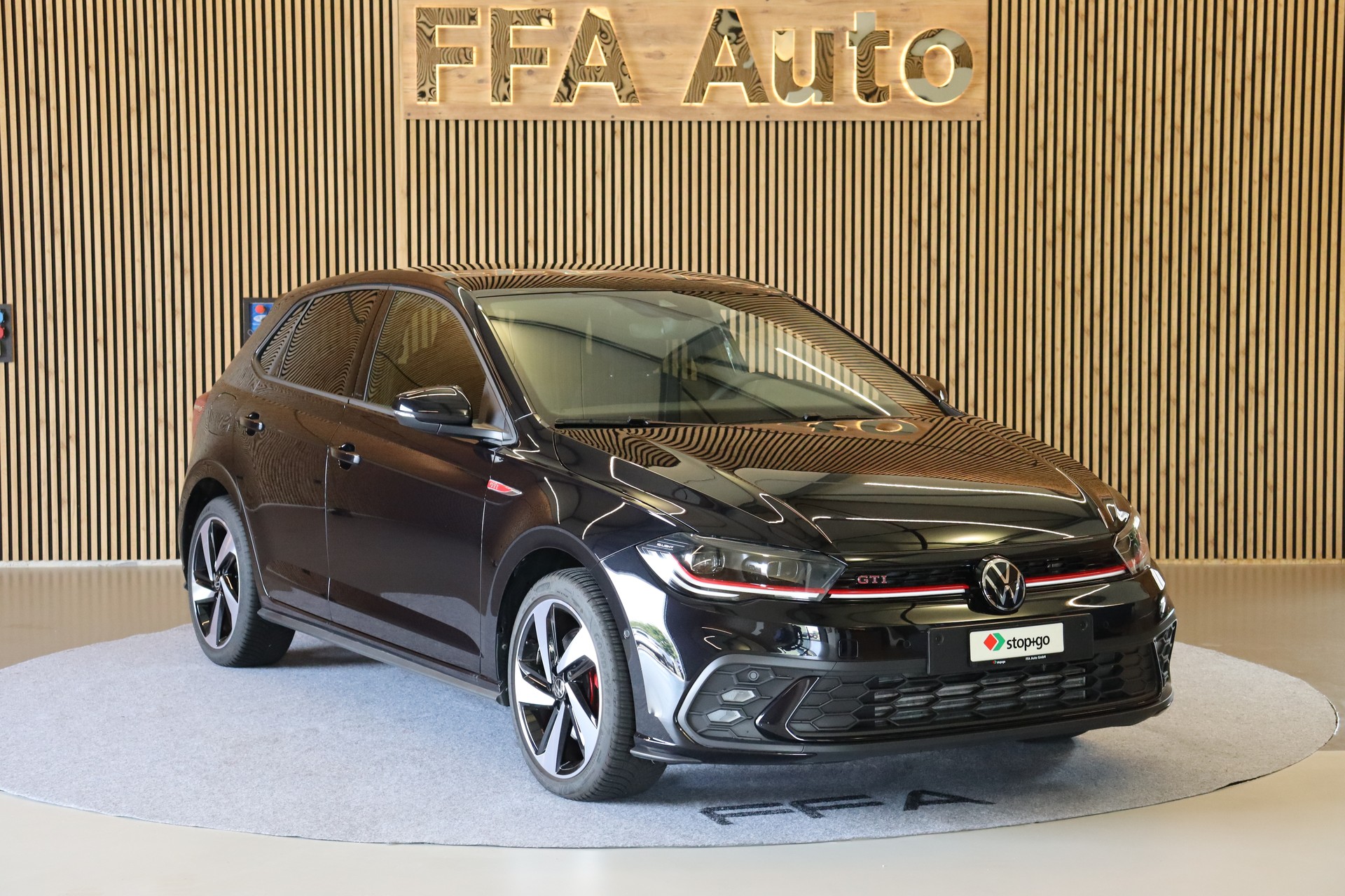 VW Polo 2.0 TSI GTI DSG-image-4