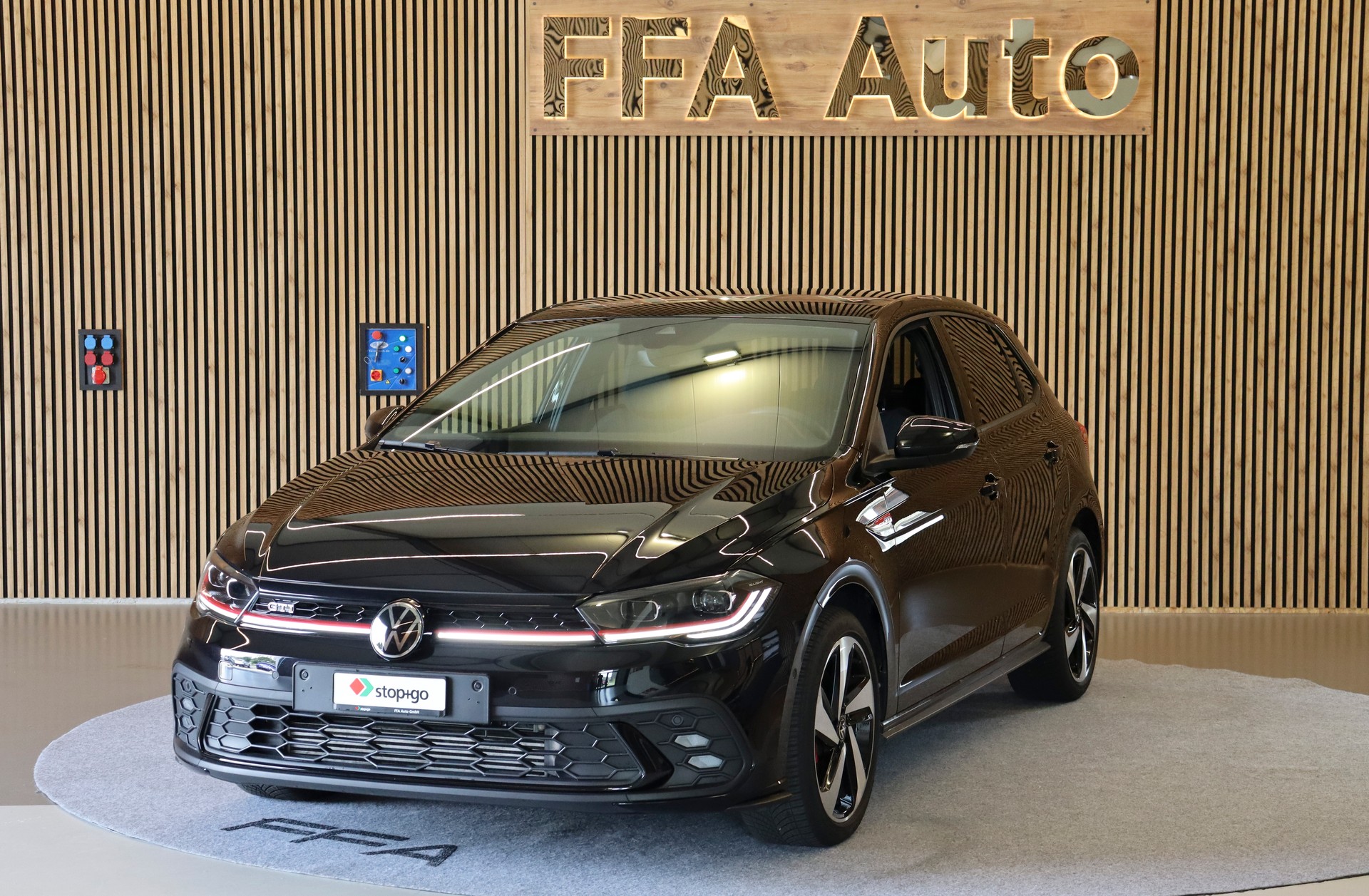 VW Polo 2.0 TSI GTI DSG-image-1