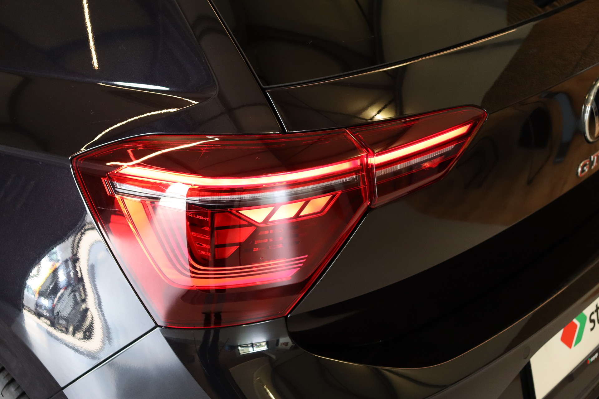 VW Polo 2.0 TSI GTI DSG-image-13