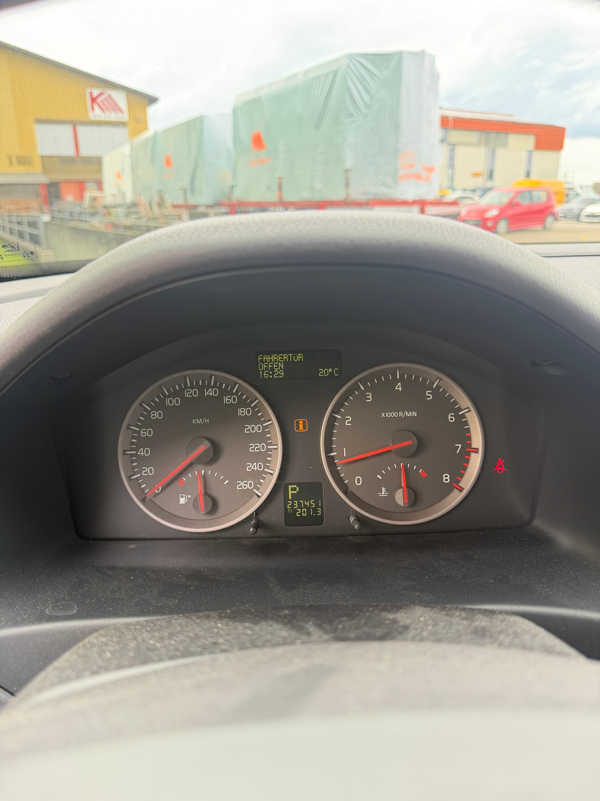 VOLVO V50 T5 Kinetic-image-12
