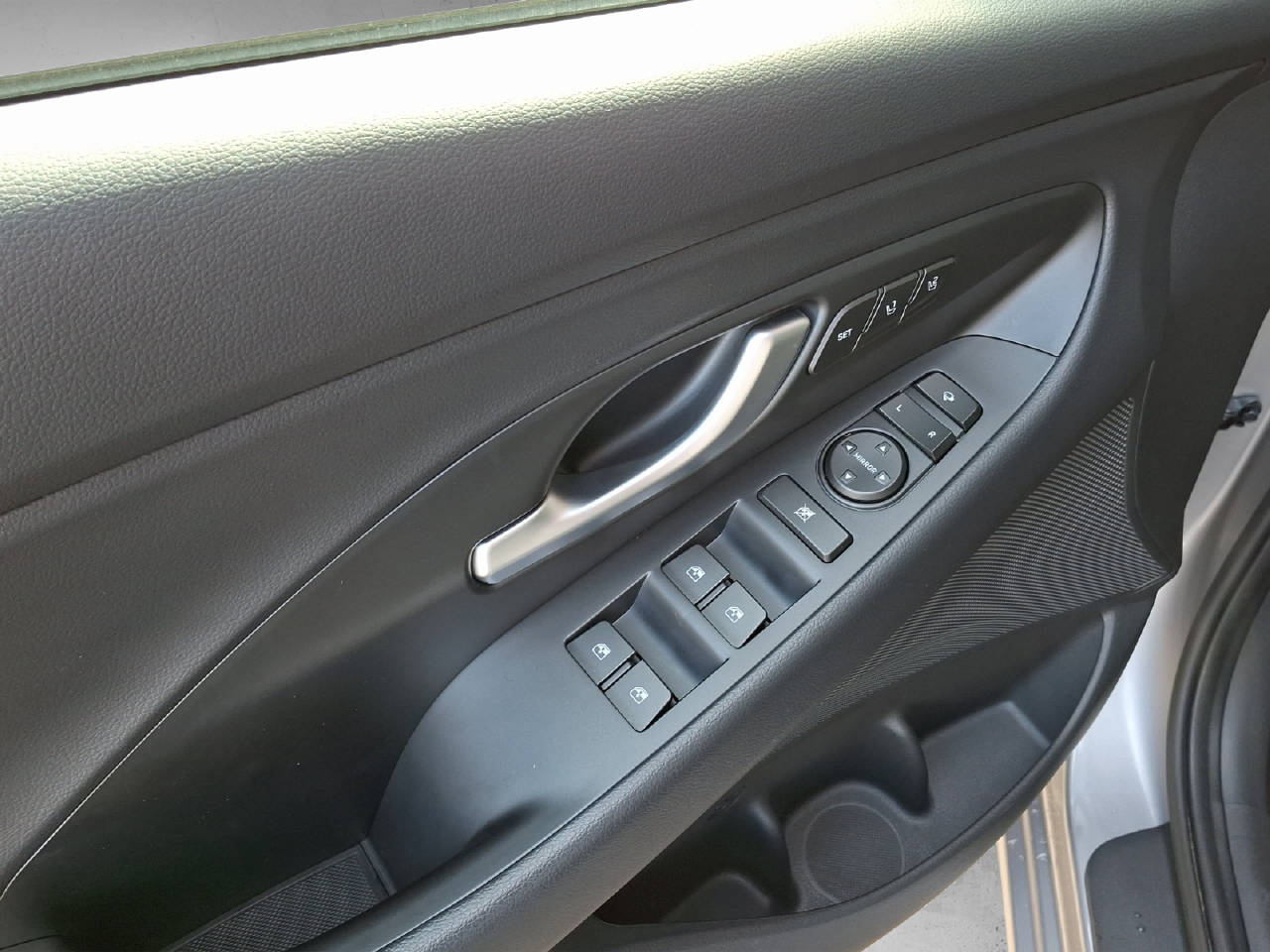 HYUNDAI i30 1.5 T-GDi Vertex-image-8