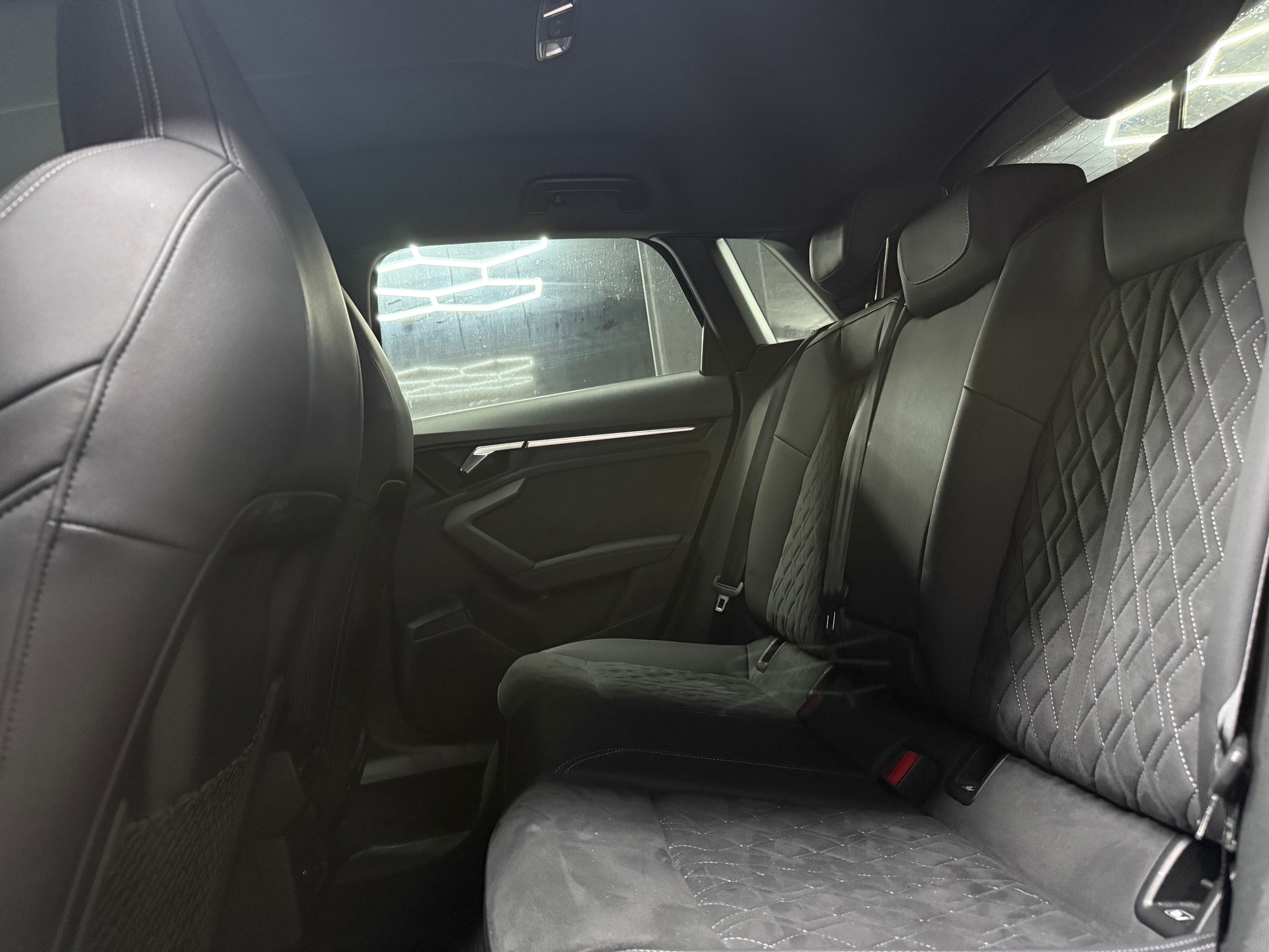 AUDI A3 Sportback 35 TFSI S line Attraction S-tronic-image-15