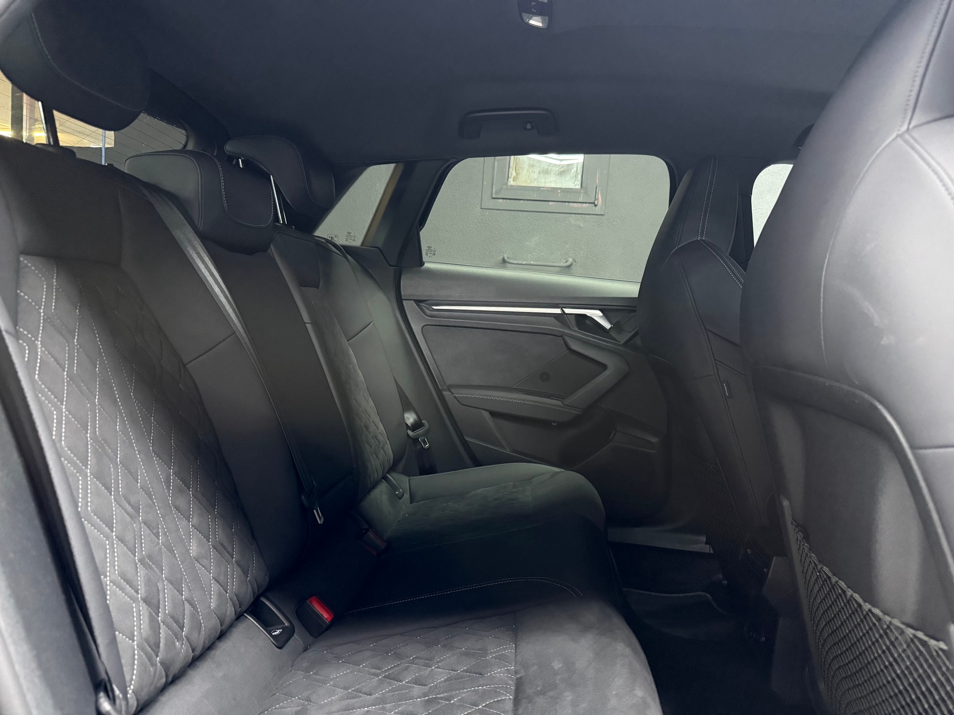 AUDI A3 Sportback 35 TFSI S line Attraction S-tronic-image-16