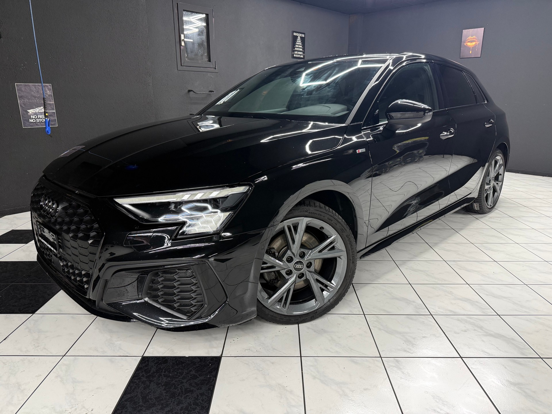 AUDI A3 Sportback 35 TFSI S line Attraction S-tronic-image-1