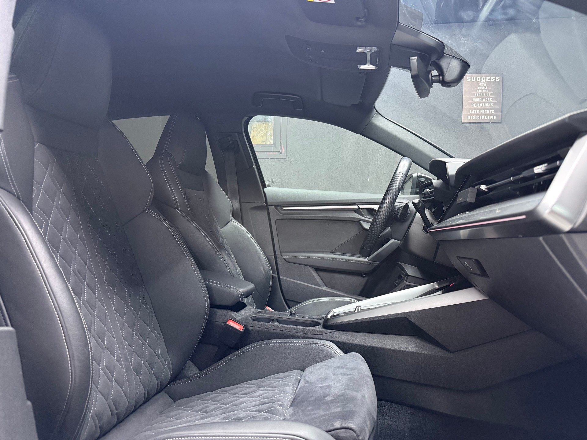 AUDI A3 Sportback 35 TFSI S line Attraction S-tronic-image-12