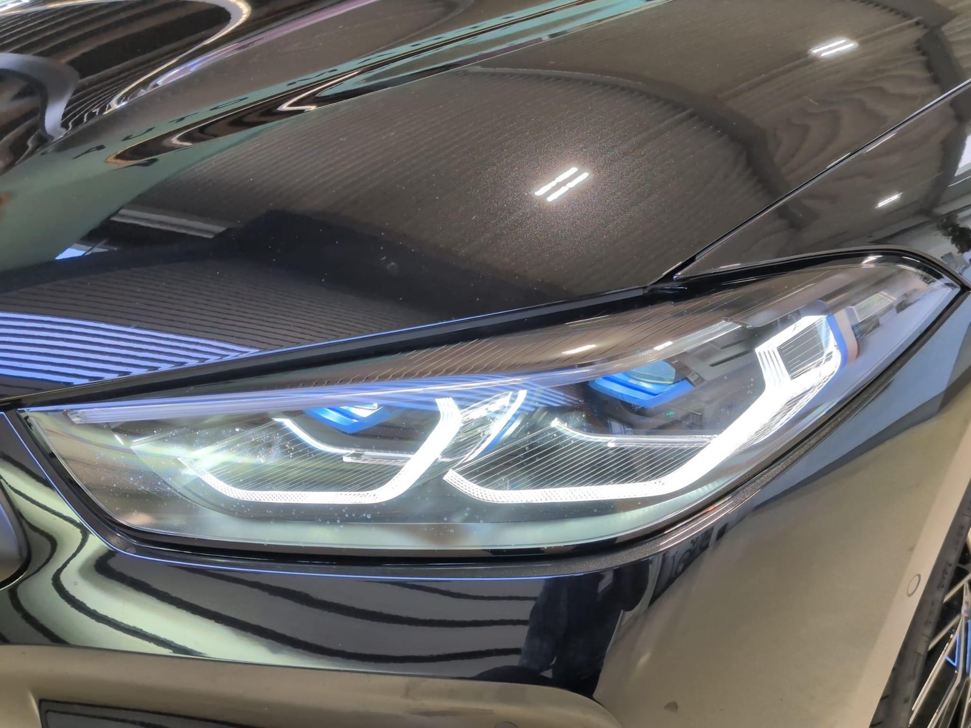 BMW M850i xDrive Cabriolet-image-5