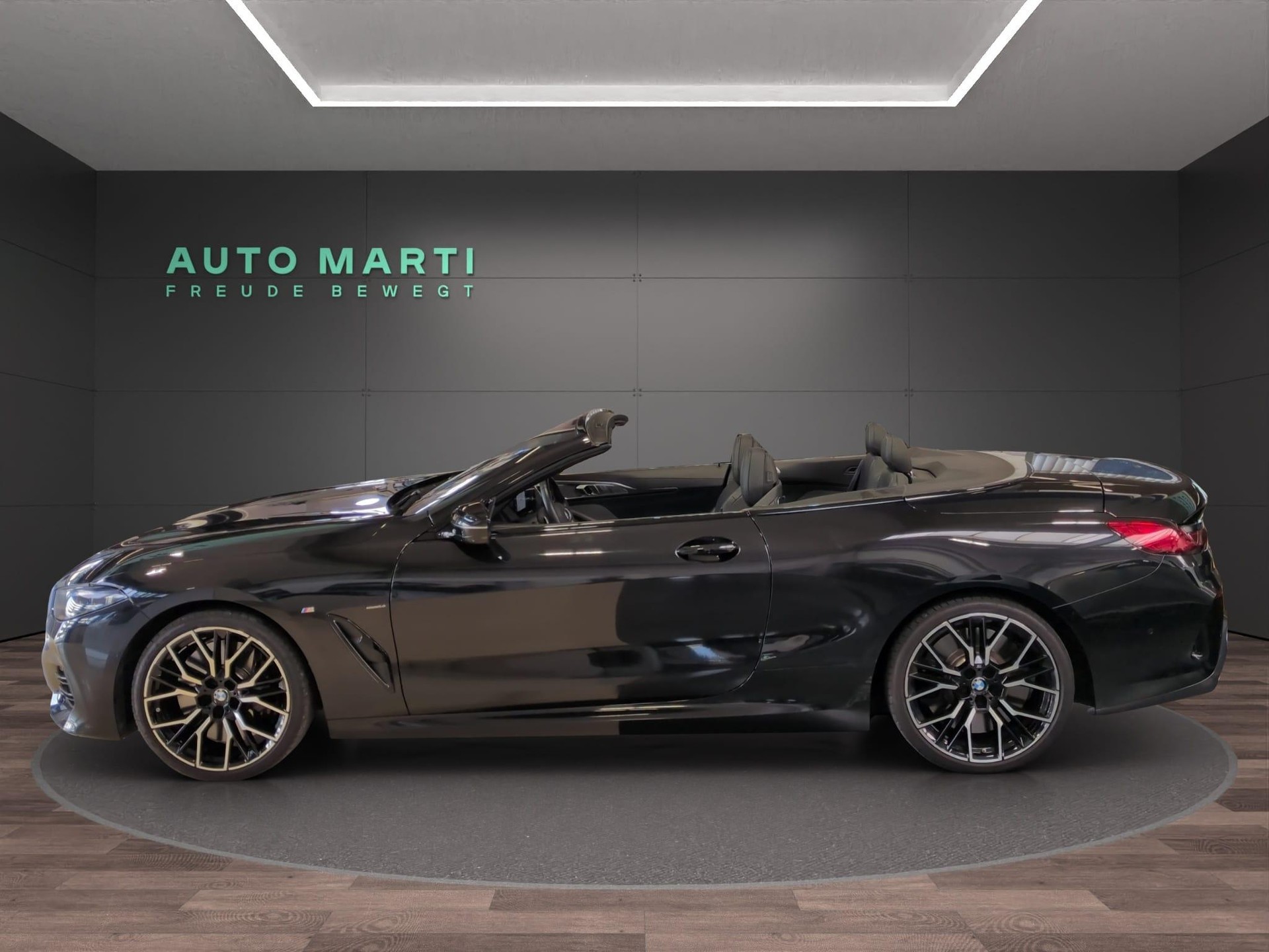 BMW M850i xDrive Cabriolet-image-1