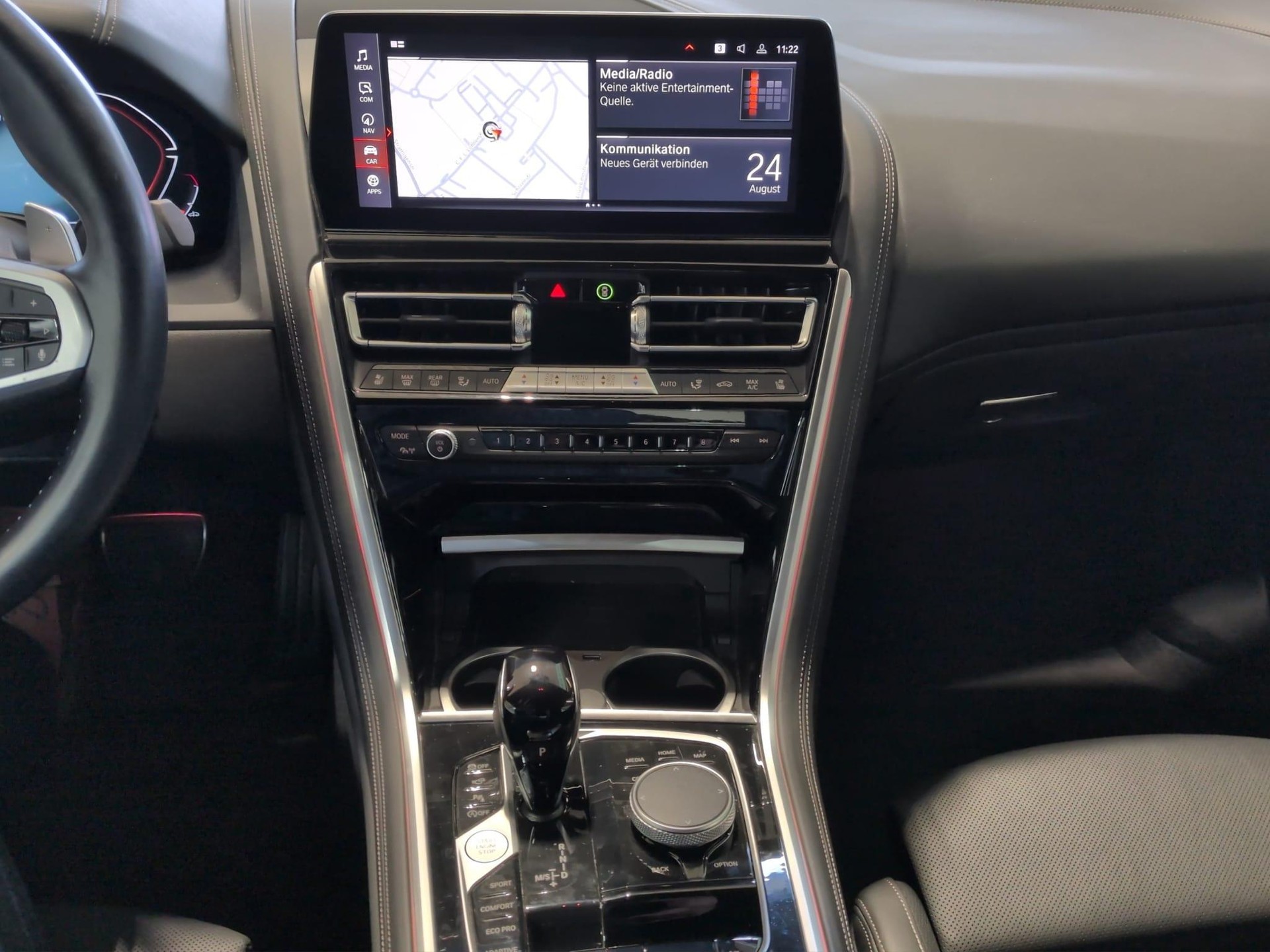 BMW M850i xDrive Cabriolet-image-18